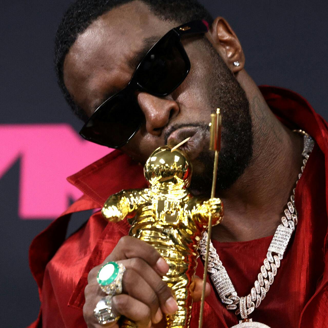 Kvinderne, der nu anklager "Diddy", vil bare have nemme penge, mener han.