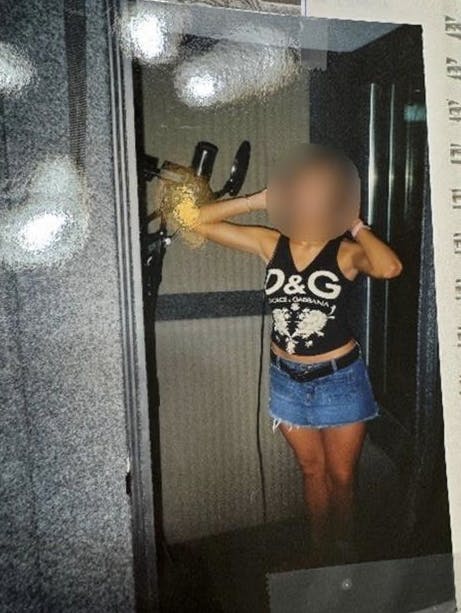 Endnu et billede fra sagen af kvinden.