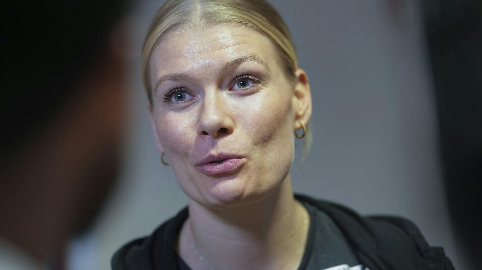 En veninde har fået nøglen til Kathrine Heindahls Instagram, så landsholdsspilleren slipper for tidsspild.
