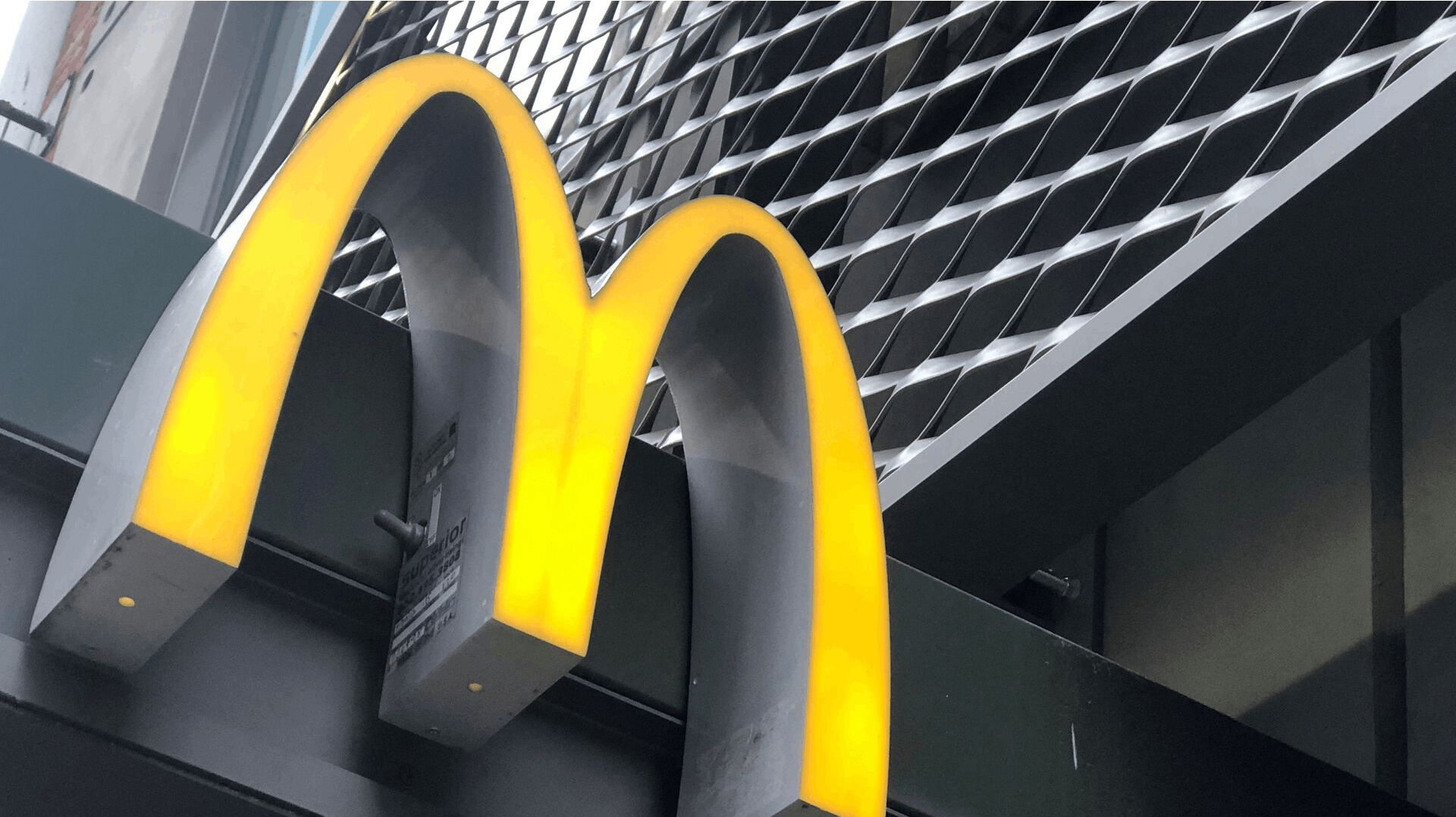 McDonald's udvider sit univers med et nyt restaurantkoncept.
