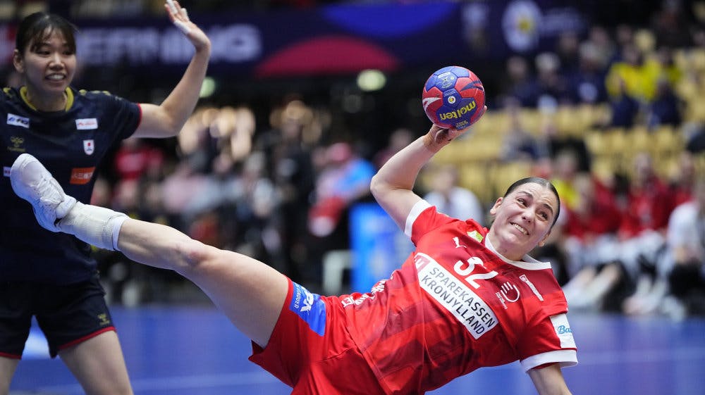 Det danske landshold var storfavorit inden kampen, men haltede efter Japan i det meste af opgøret. 