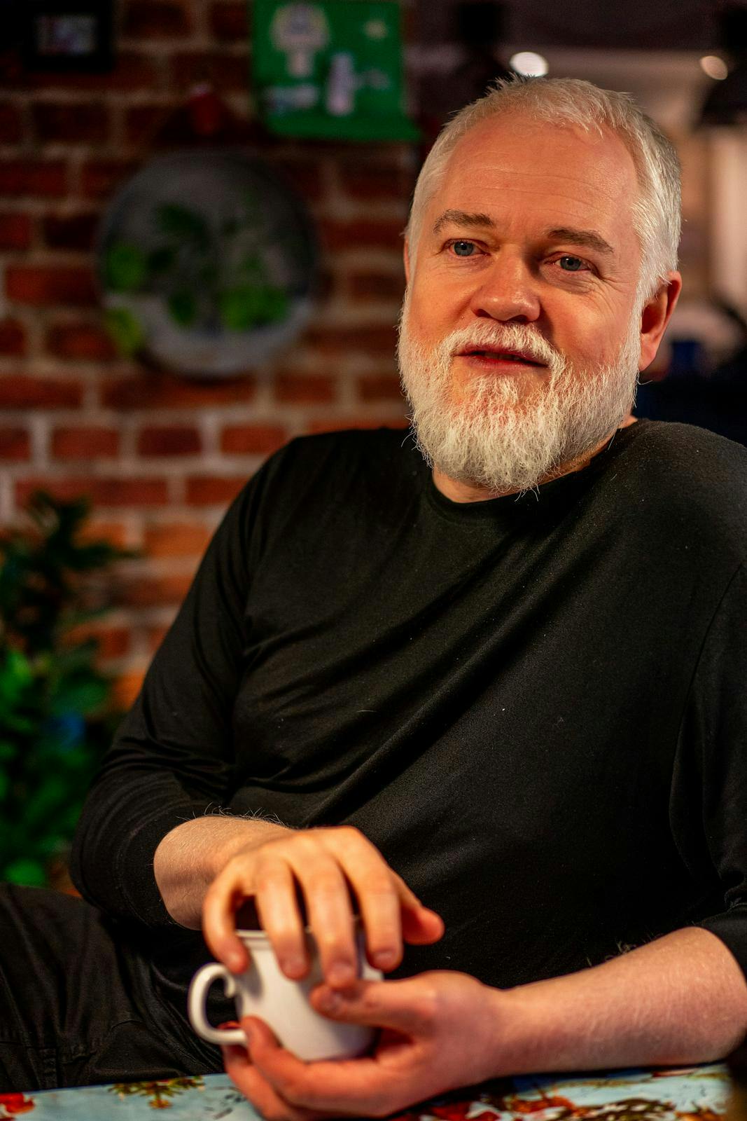 Esben er uhelbredeligt syg af kræft, men behandlinger gør, at sygdommen er sat i bero.