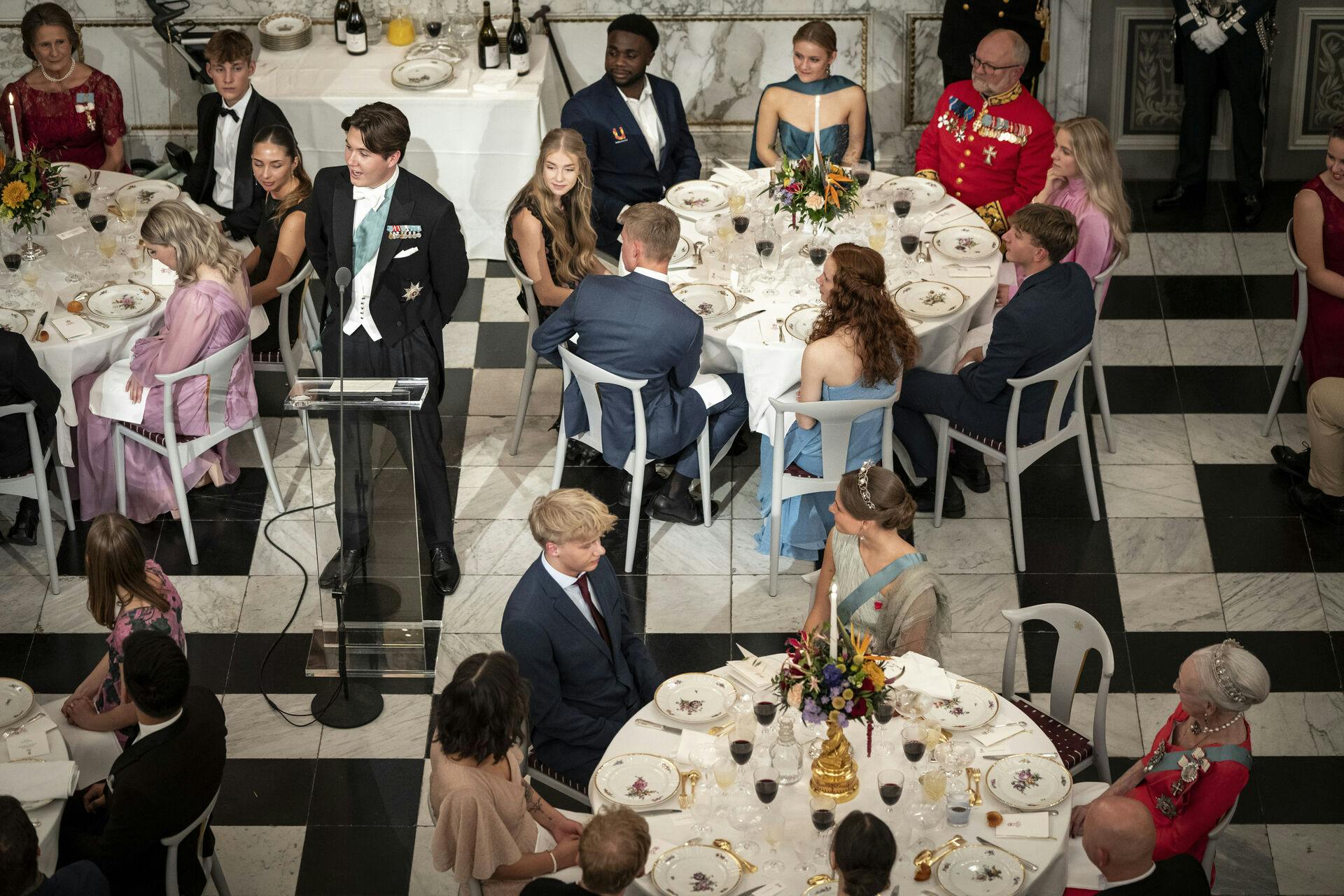 Prins Christian holder tale under sin 18 års fødselsdag, som fejres med en gallamiddag på Christiansborg Slot i København, søndag den 15. oktober 2023.. (Foto: Mads Claus Rasmussen/Ritzau Scanpix)
