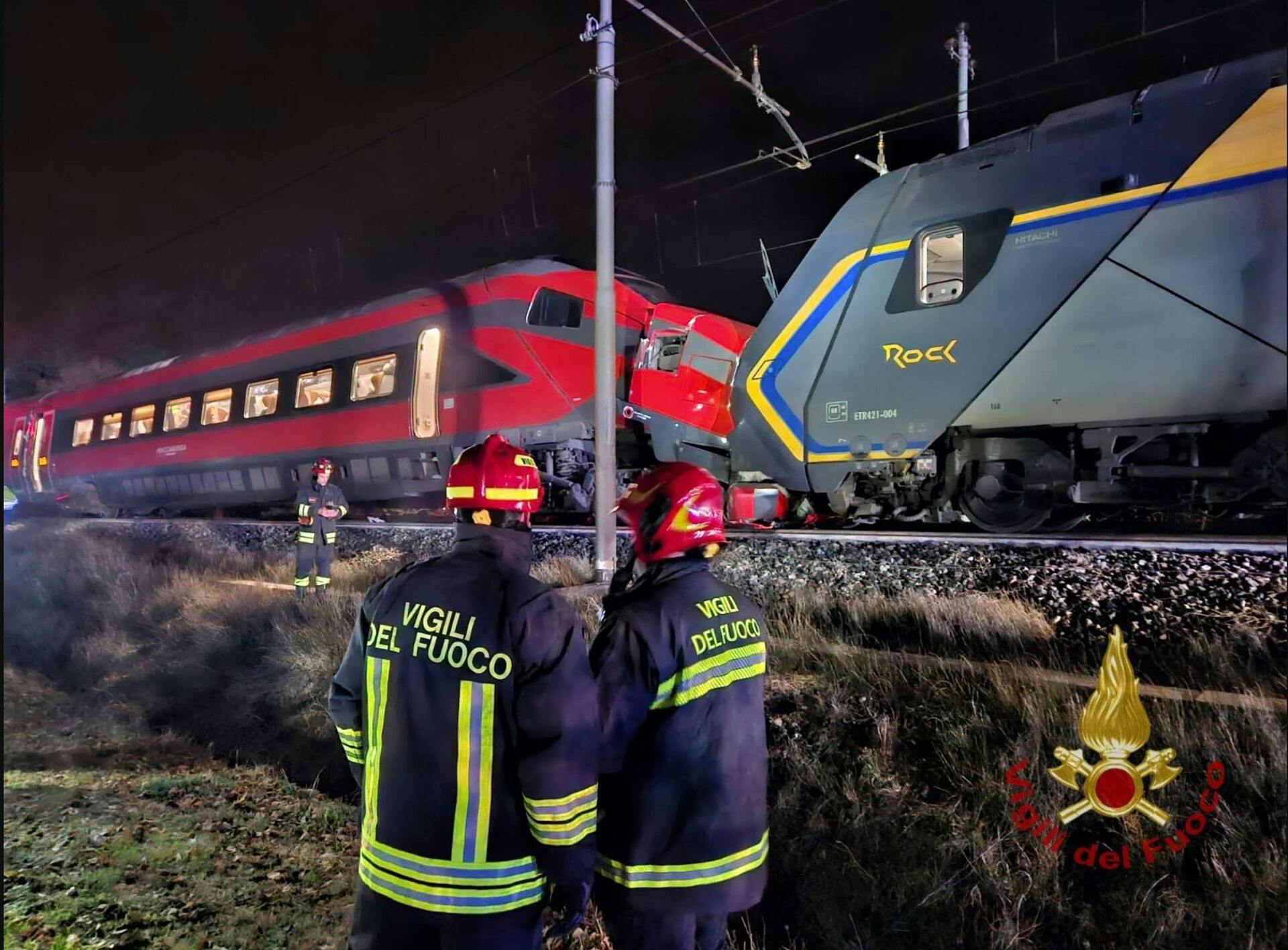 Et lyntog - Freccia Rossa - er søndag kollideret med et regionaltog mellem Bologna og Rimini. Ingen af de 17 kvæstede er kommet alvorligt til skade, lyder de første meldinger fra redningsmandskab.
