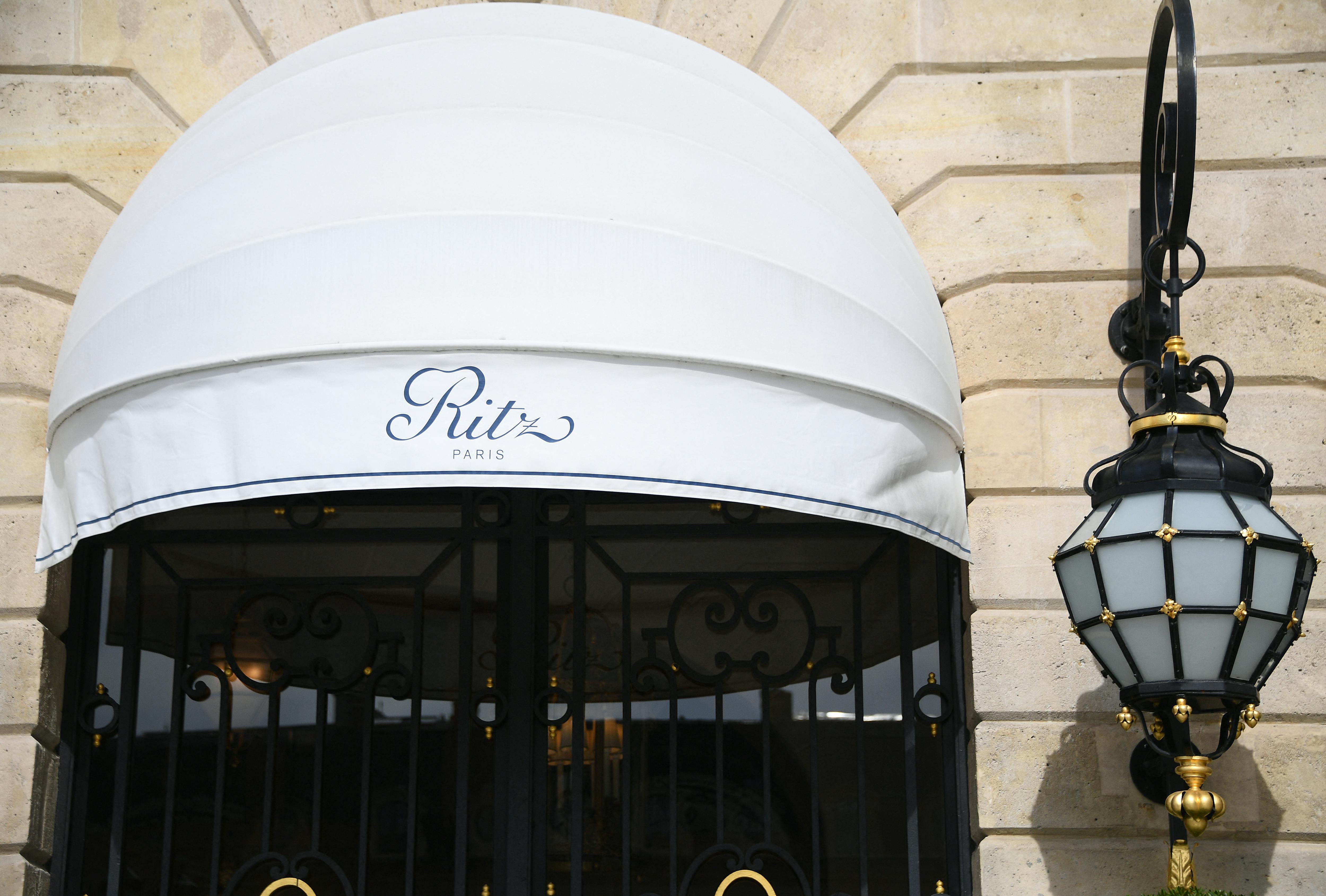 Det var på det mondæne Ritz-hotel i Paris, "dramaet" fandt sted. 