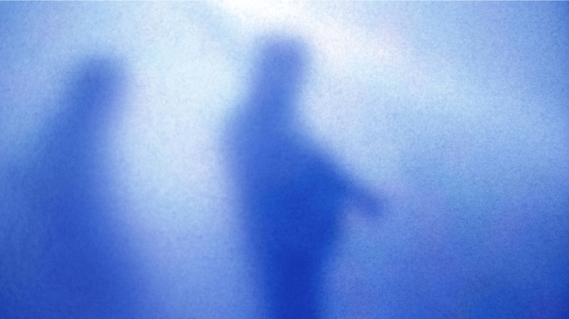 Mandag startede en retssag, hvor en 49-årig musiker er tiltalt for at have voldtaget en kvinde i sin lejlighed denne sommer.