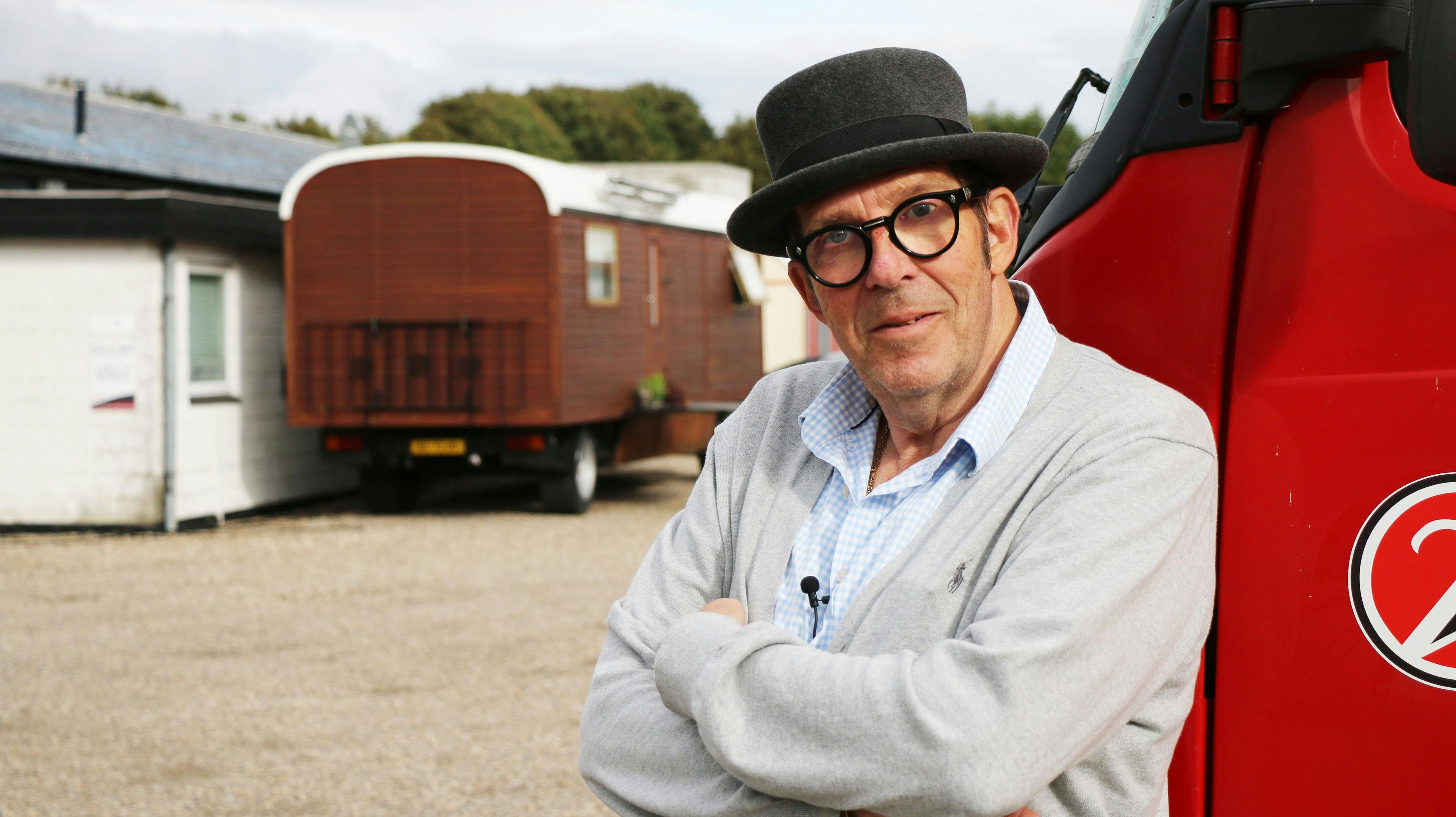 Dokumentaren "Søren Østergaard - manden i manegen" bliver vist på TV 2 Charlie den 19. december og kan også ses på TV 2 Play.