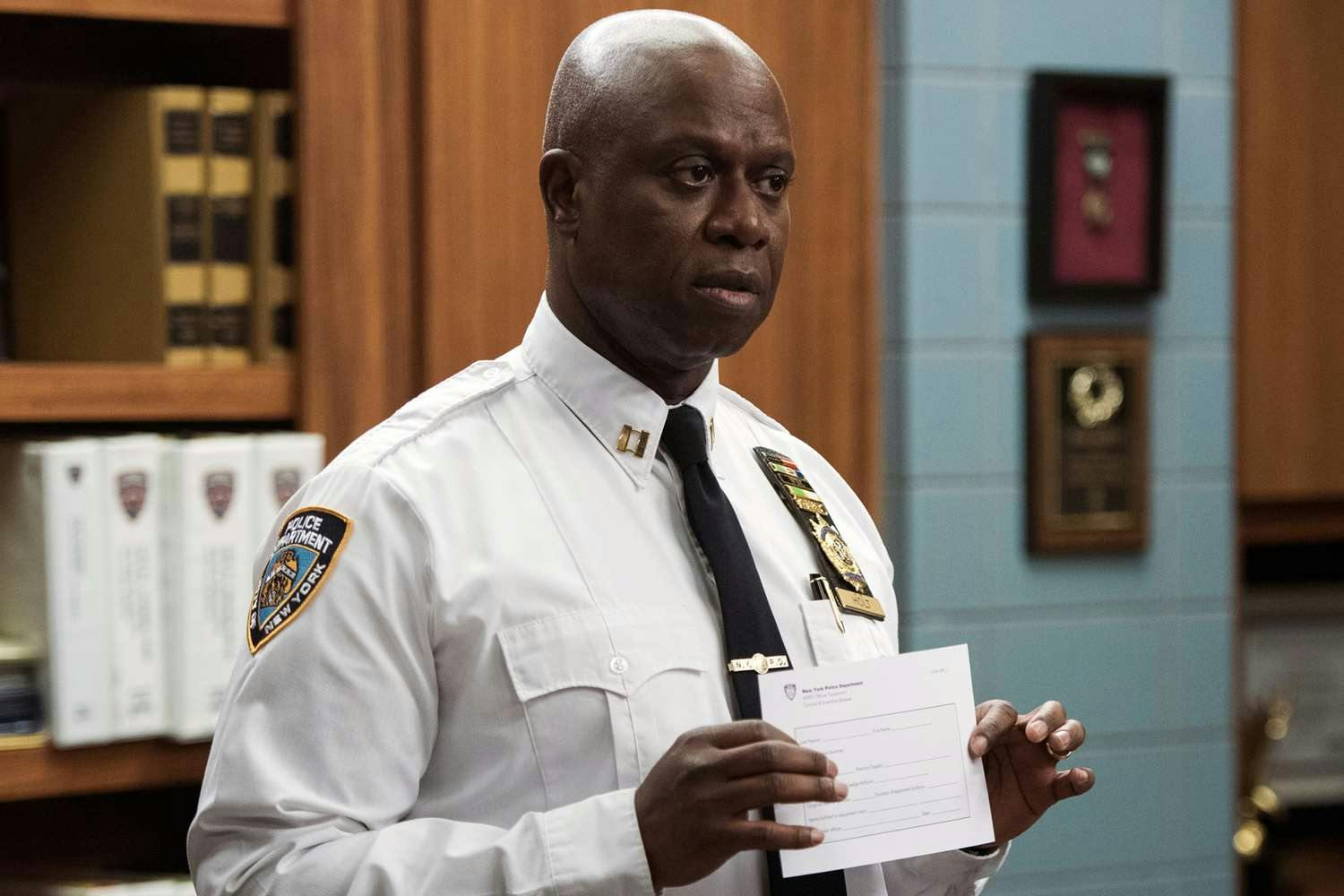 Braugher som Ray Holt i "Brooklyn Nine-Nine".