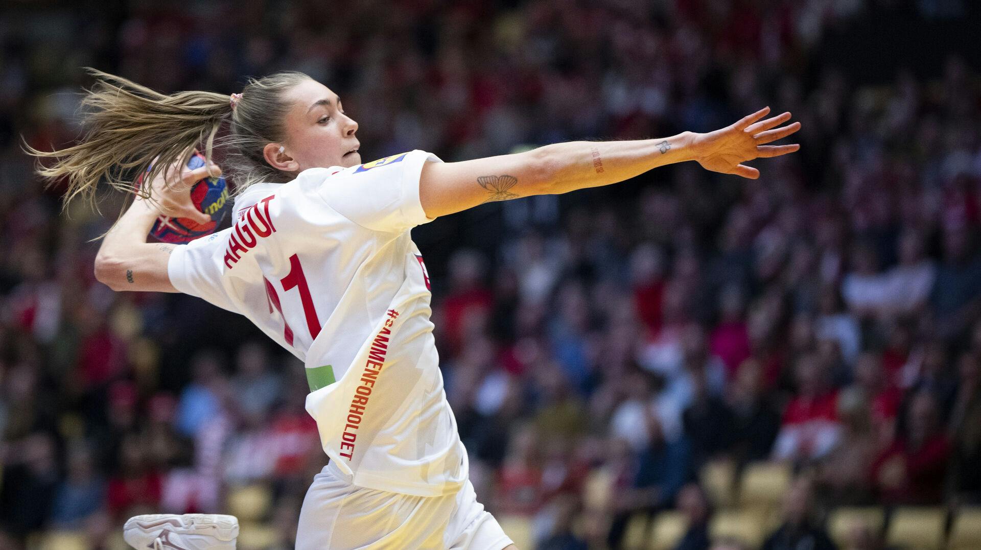 Andrea Aagot Hansen har masser af støtte med i hallen, når Danmark spiller. 