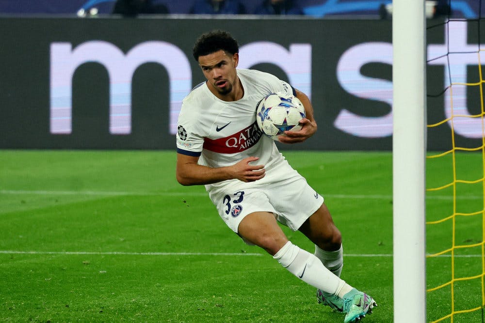 17-årige Warren Zaire-Emery bragede PSG på 1-1. Det ene point sikrede holdet avancement.&nbsp;&nbsp;