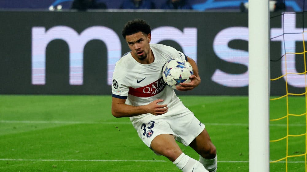 17-årige Warren Zaire-Emery bragede PSG på 1-1. Det ene point sikrede holdet avancement. 