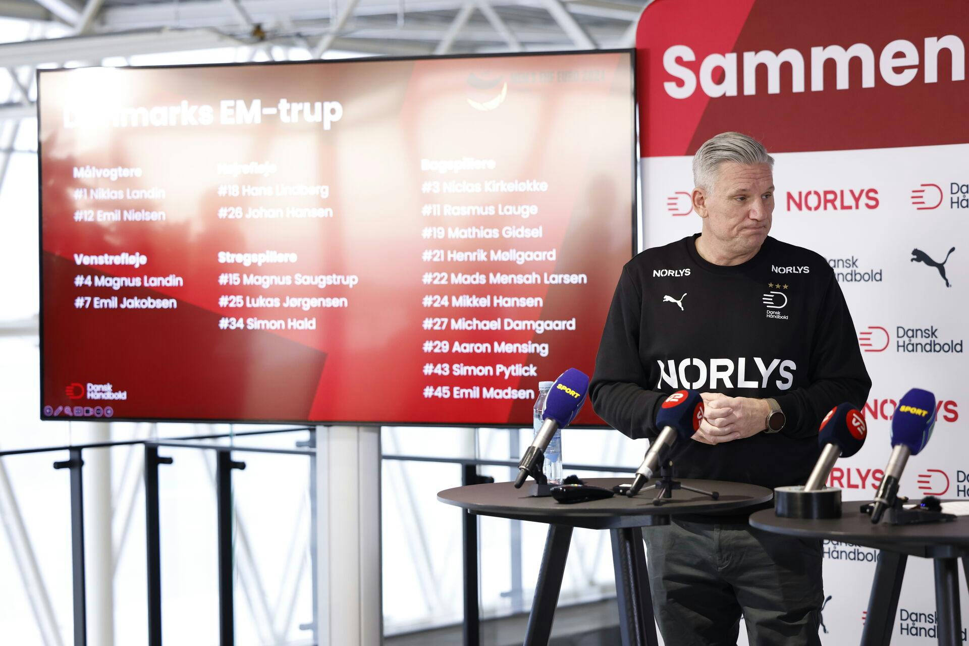 Landstræner Nikolaj Jacobsen præsenterer håndboldherrernes endelige EM-trup på pressemødet i Jyske Bank Boxen i Herning, torsdag den 14. december 2023.