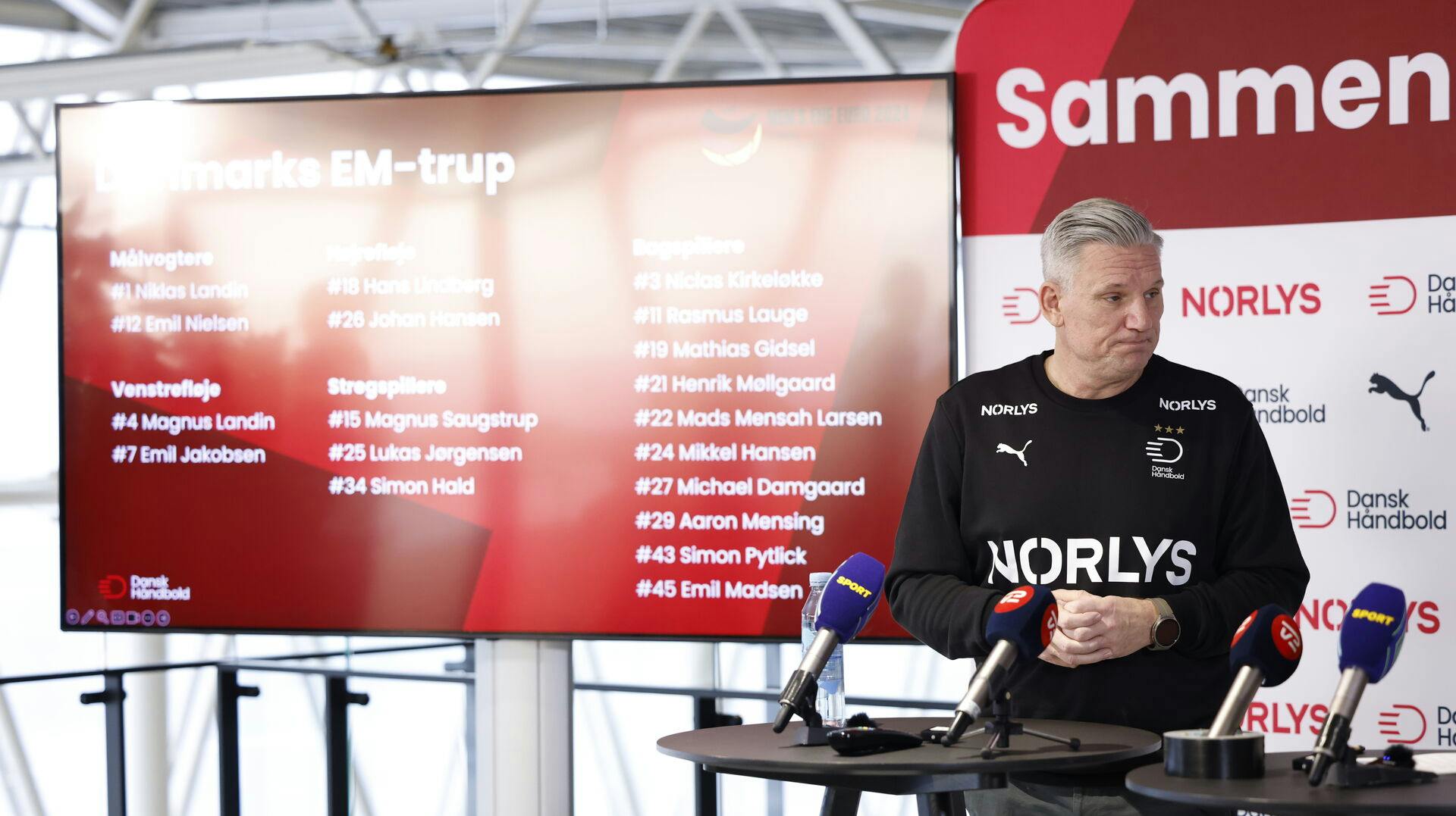 Landstræner Nikolaj Jacobsen præsenterer håndboldherrernes endelige EM-trup på pressemødet i Jyske Bank Boxen i Herning, torsdag den 14. december 2023.