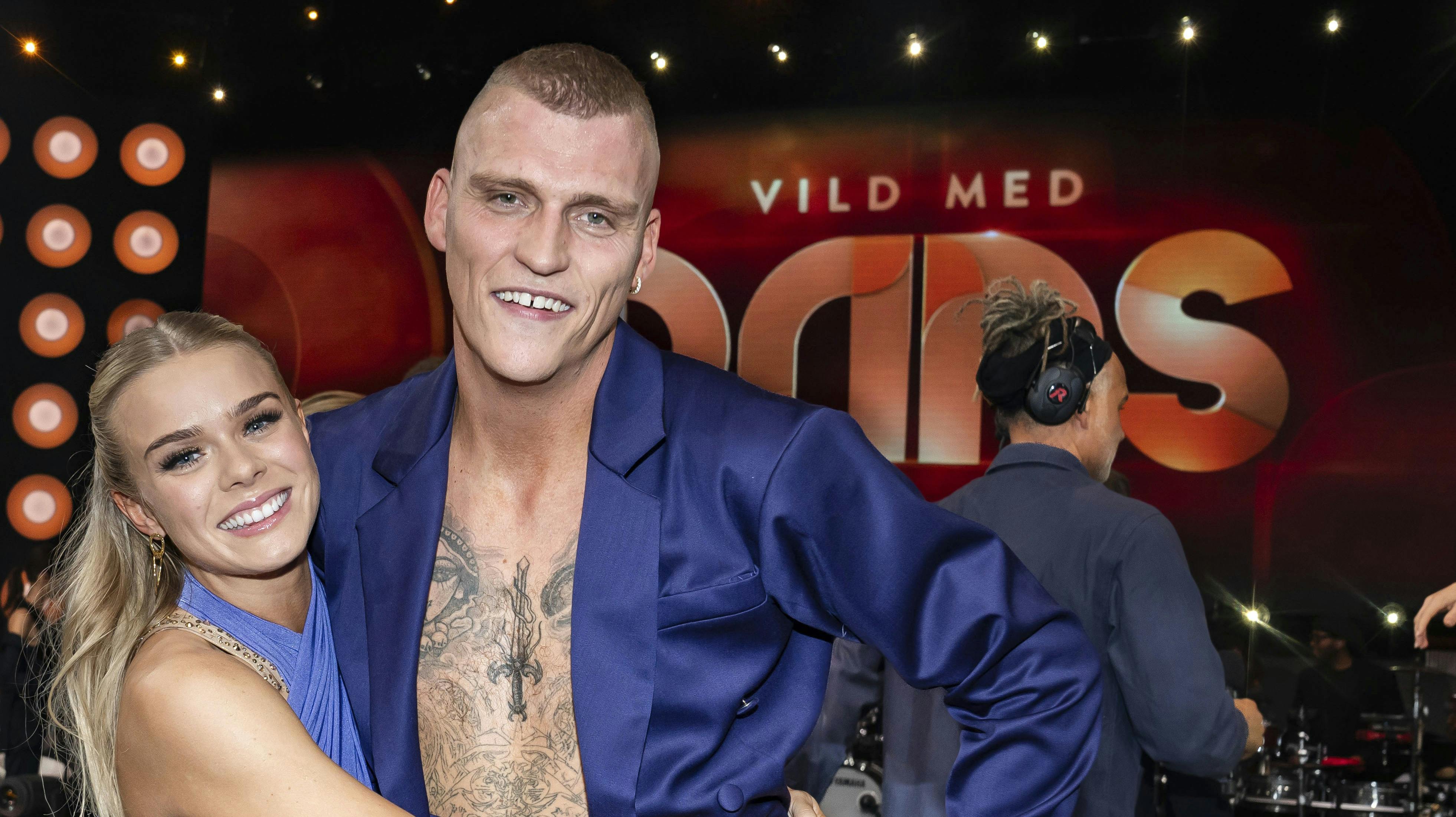 Asta Björk Ivarsdottir og Sebastian Bull ses stadig. De fulgtes ad, da TV 2 indkaldte alle kanalens store stjerner til det årlige show "De største øjeblikke". 