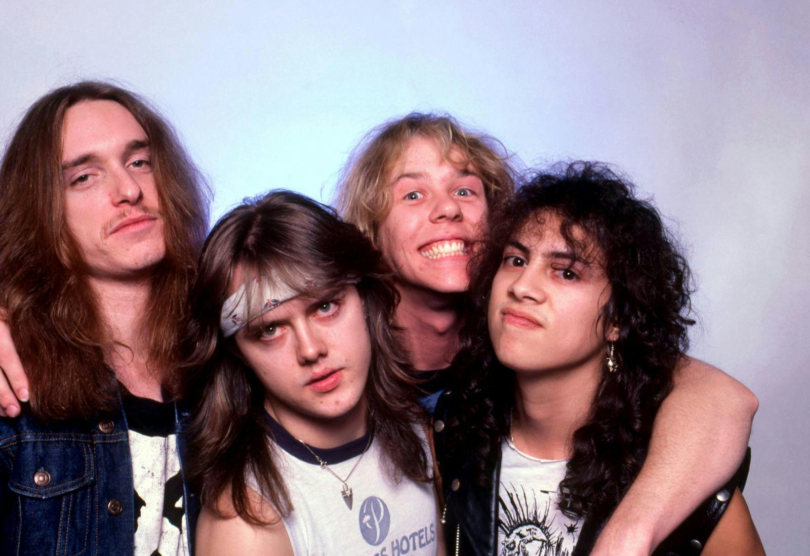 Tilbage i 1985 hvor Cliff Burton, James Hetfield, 60, Kirk Hammett, 61, og Lars Ulrich med pandebånd gjorde sig klar til det store gennembrud.
