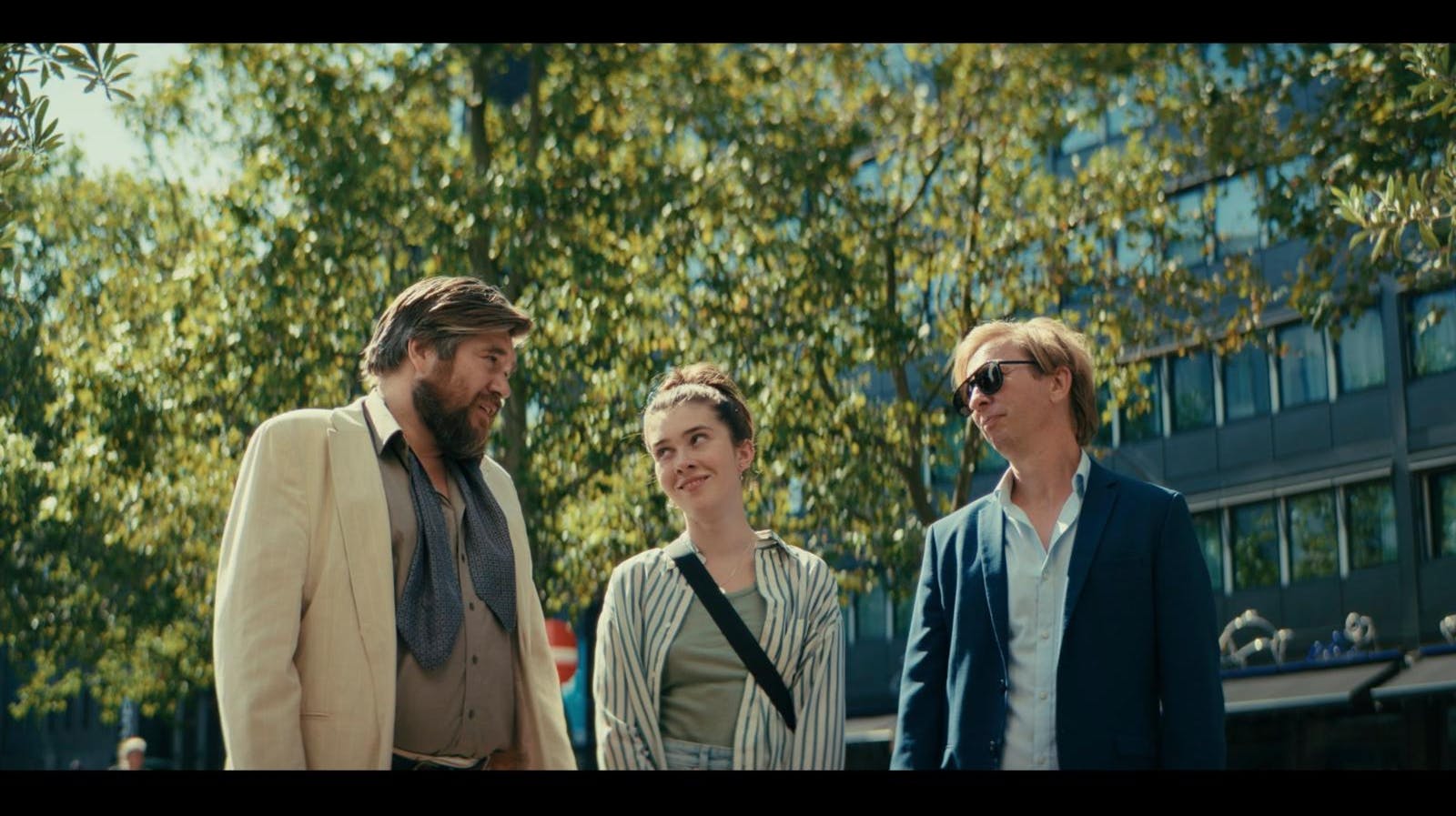 Rasmus Bjerg spiller tæt overfor Brian Lykke og Thit Aaberg i Mikael Wulffs nye film ”Højst besynderlige typer”.