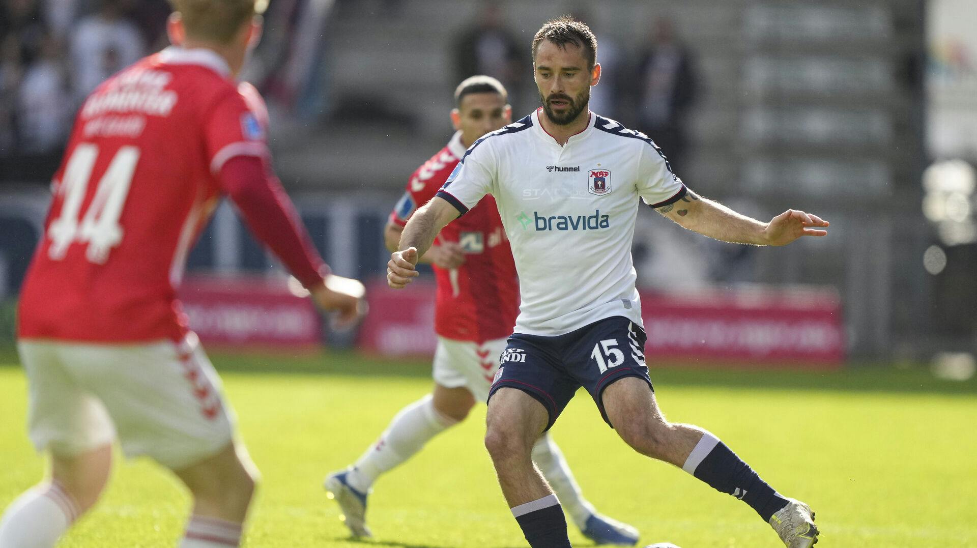Oliver Lund bar på en mørk hemmelighed i mange år. Det vil han ikke længere.