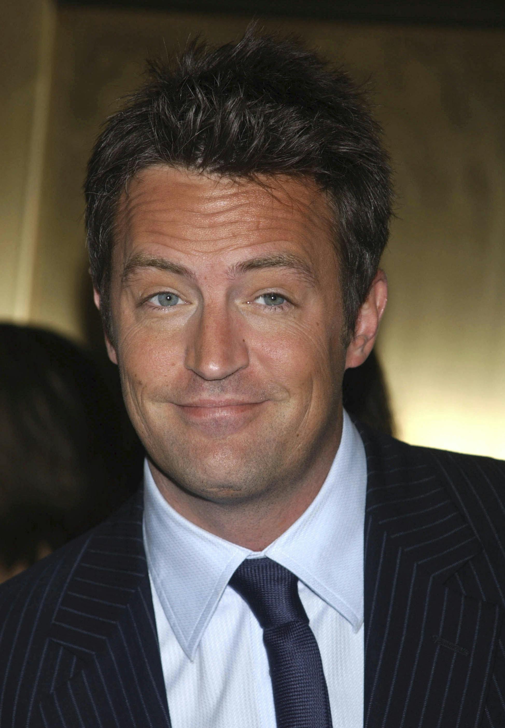 Gennem store dele af sit live var den sympatiske og sjove Matthew Perry en slave af stofferne og misbruget. Det blev til syvende og sidst ketaminen, der slog ham ihjel - et stof, som han i øvrigt fik injiceret under terapisessions.