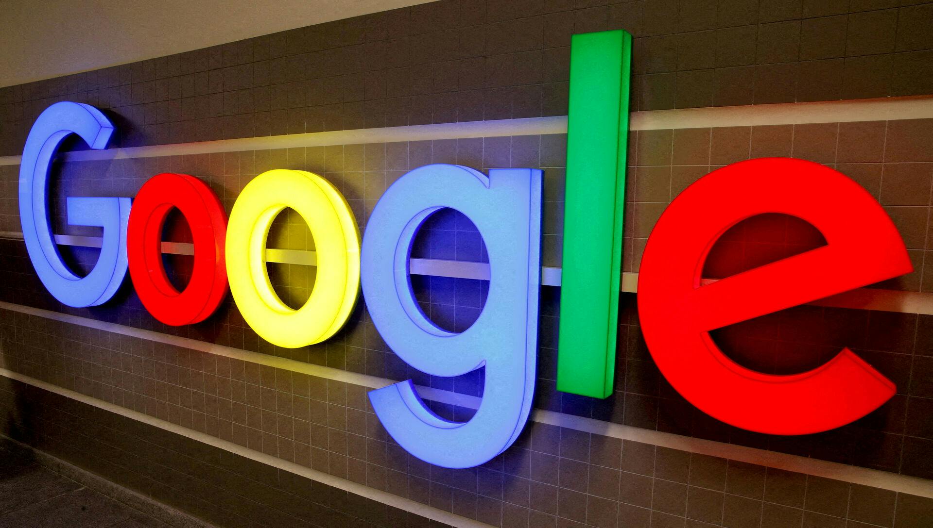 Google er gået med til at betale 700 millioner dollar og til at tillade større konkurrence i dets app-butik, Play.