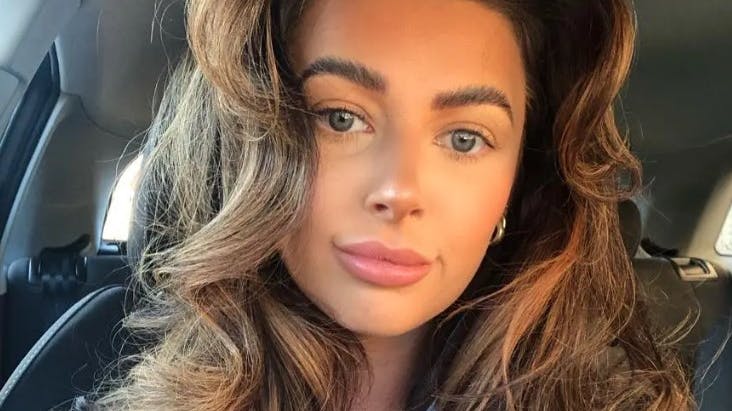 26-årige Ruth Shmylo anklages for at have indledt et forhold med en indsat, mens hun arbejdede som fængselsbetjent.