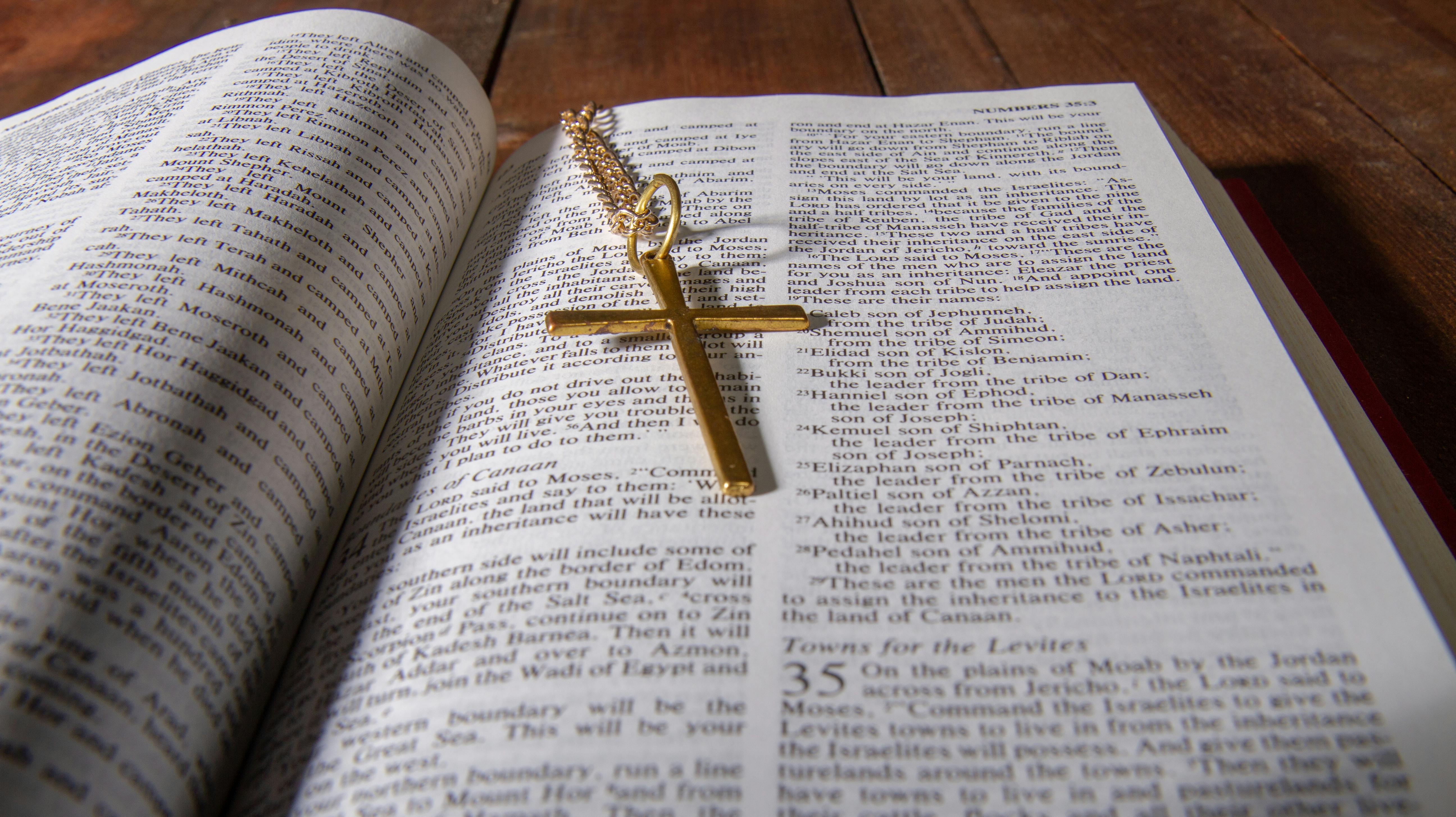 Det norske bibelselskab har besluttet, at ordet ”jøderne” nogle steder i Det Nye Testamente skal oversættes med ord som ”mængden” og ”de jødiske ledere”.