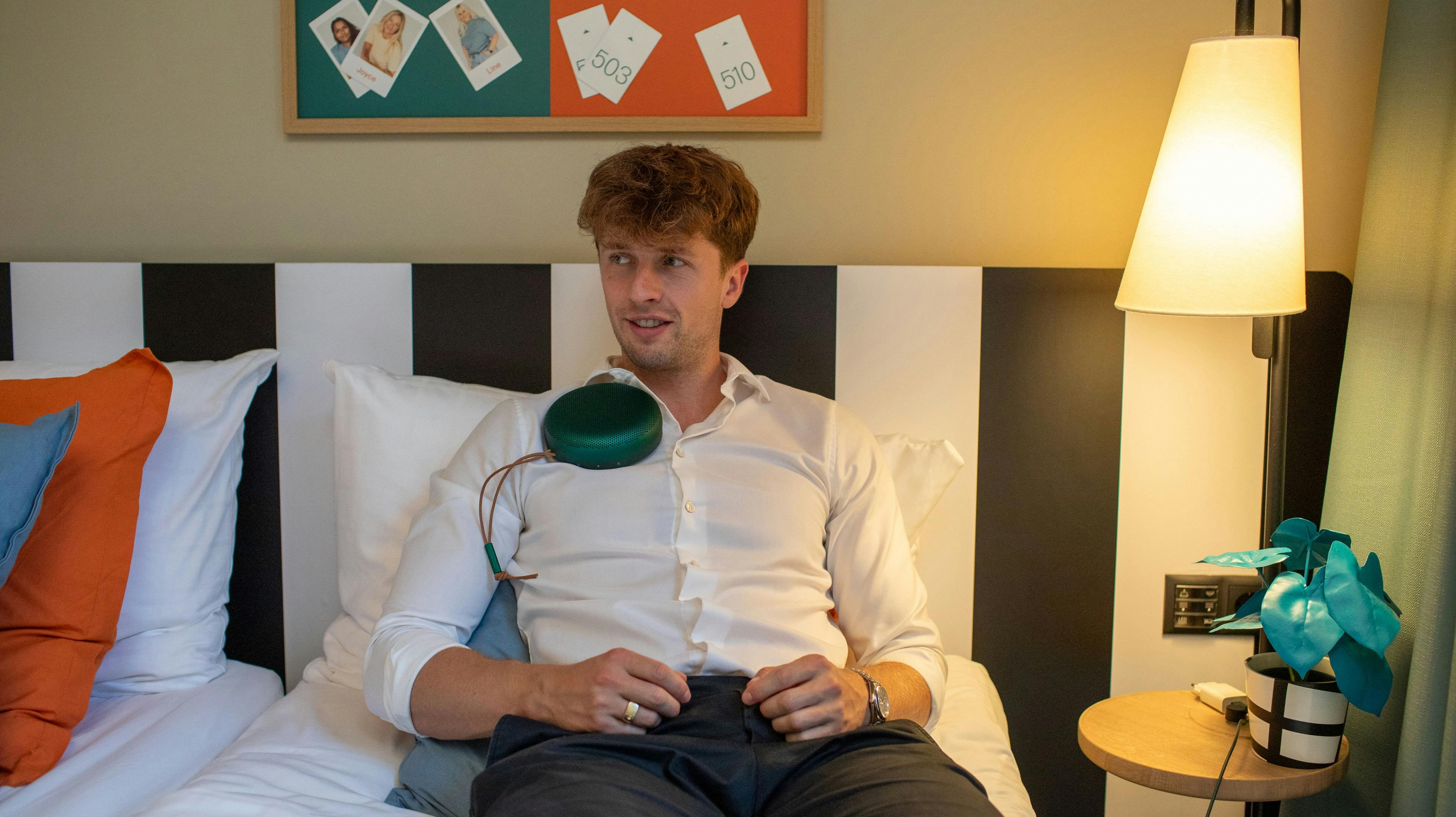 Kennie Pagaard er lige nu aktuel i TV 2 Play-programmet "Se mig, hør mig, elsk mig", hvor han forsøger at finde kærligheden. I jagten på kærligheden skal han dog høre på, at han er en "fuckboy".