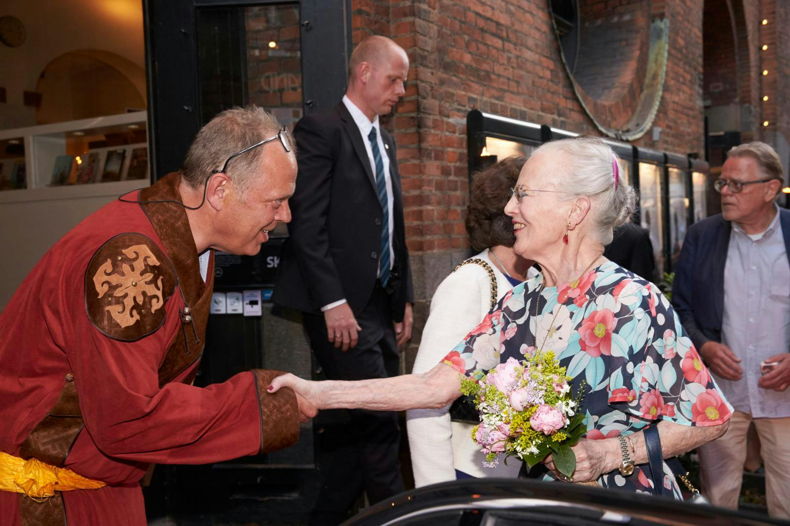 Også dronning Margrethe havde glæde af Michael Haslunds selskab.
