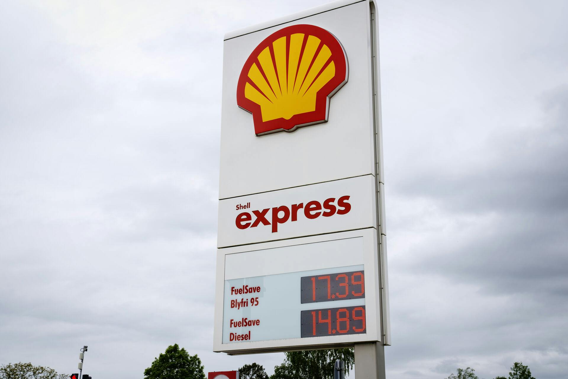 Shell lukker 57 tankstationer på landsplan.