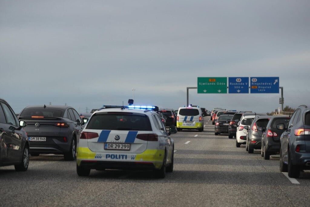 Trafikken er presset flere stedet i landet på grund af uheld og mange biler på vejene.&nbsp;