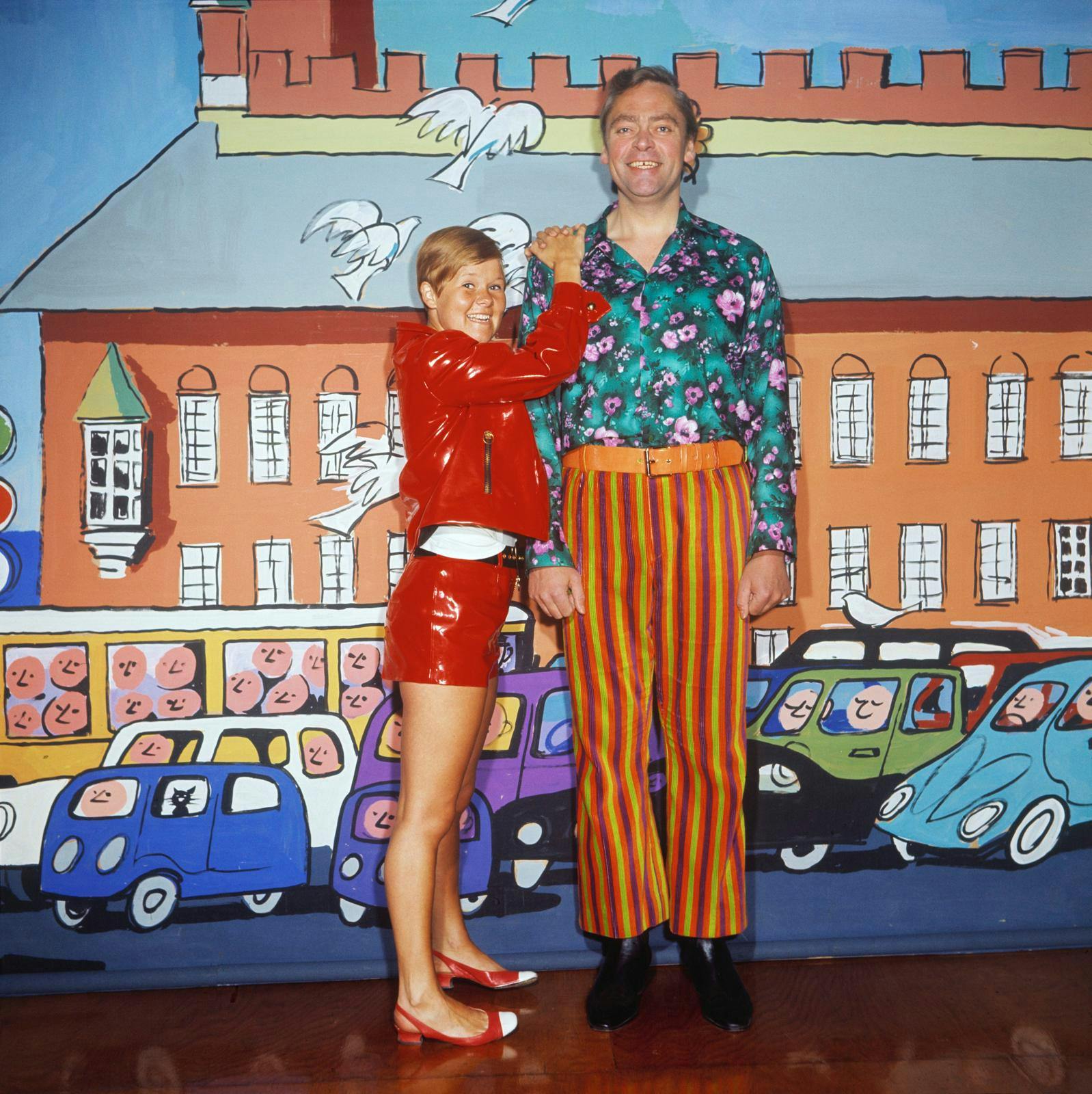 Det blev et kæmpestort hit, da Daimi og Dirch Passer sang ”Hvem har du kysset i din gadedør?” i Cirkusrevyen i 1967: – Dirch var skøn! fortæller Daimi.