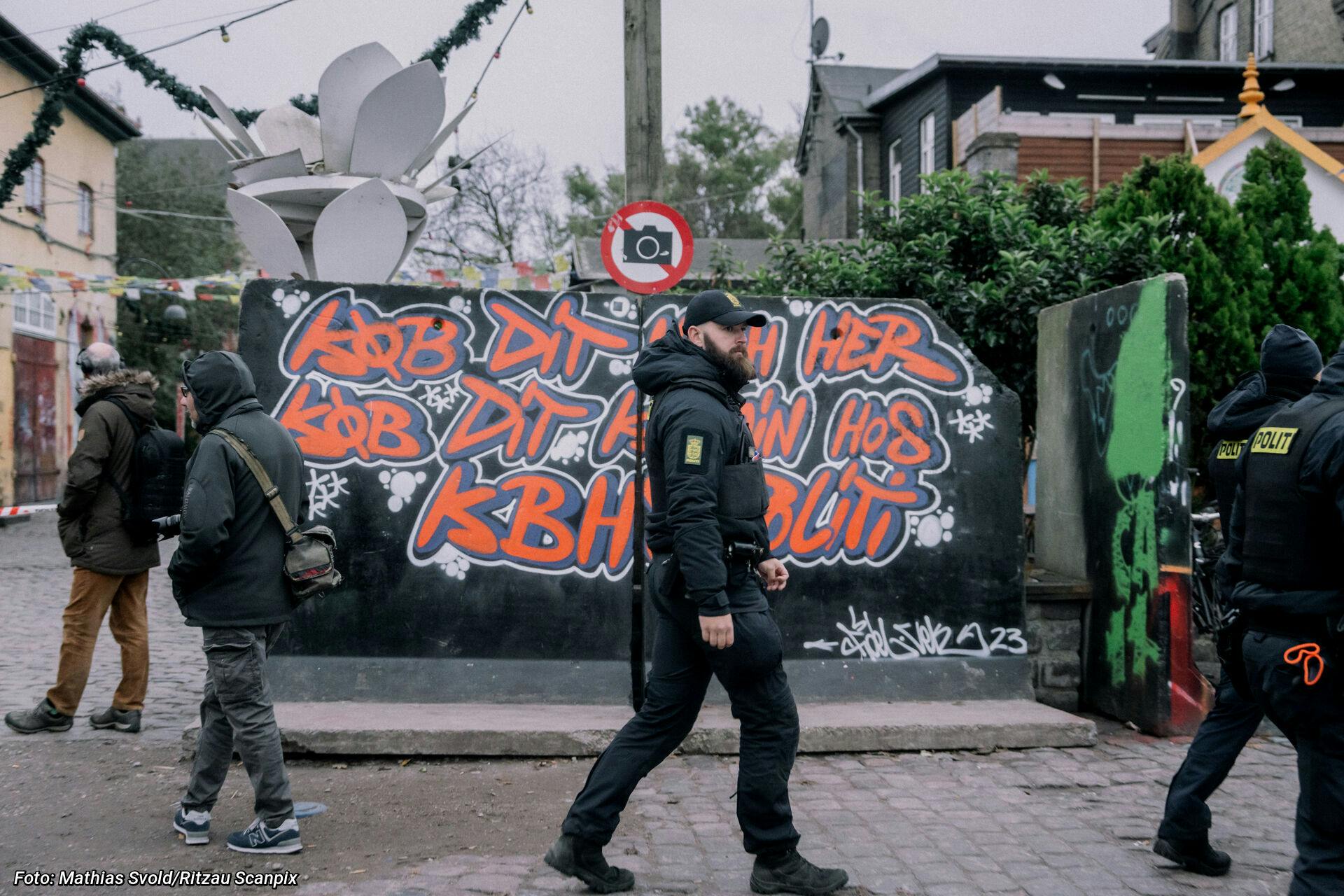 Pusher Street på Christiania ryddes og lukkes midlertidigt af Københavns Politi.