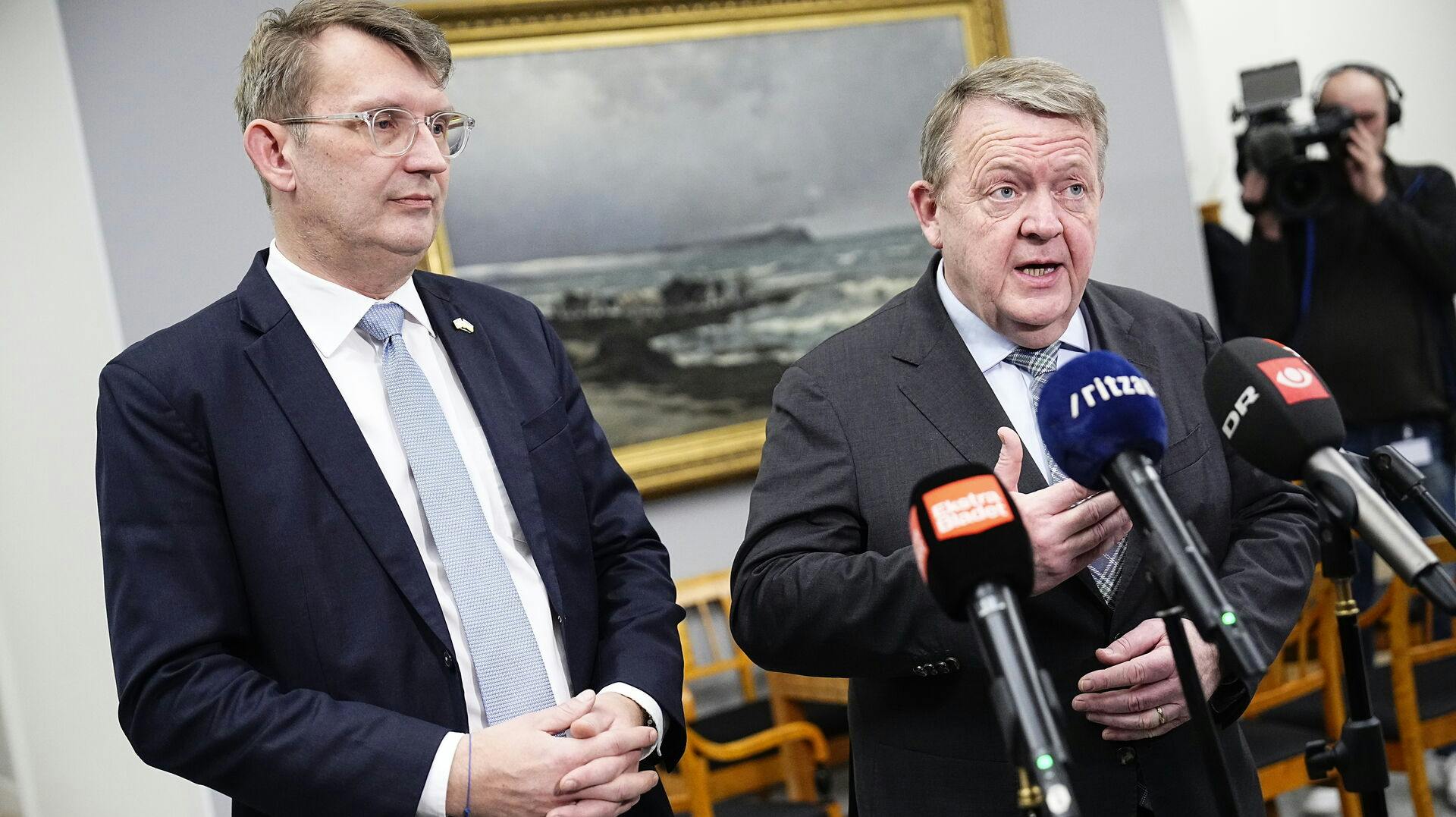 Udenrigsminister Lars Løkke Rasmussen (M) og forsvarsminister Troels Lund Poulsen oplyser, at Danmark vil sende en fregat til Det Røde Hav.