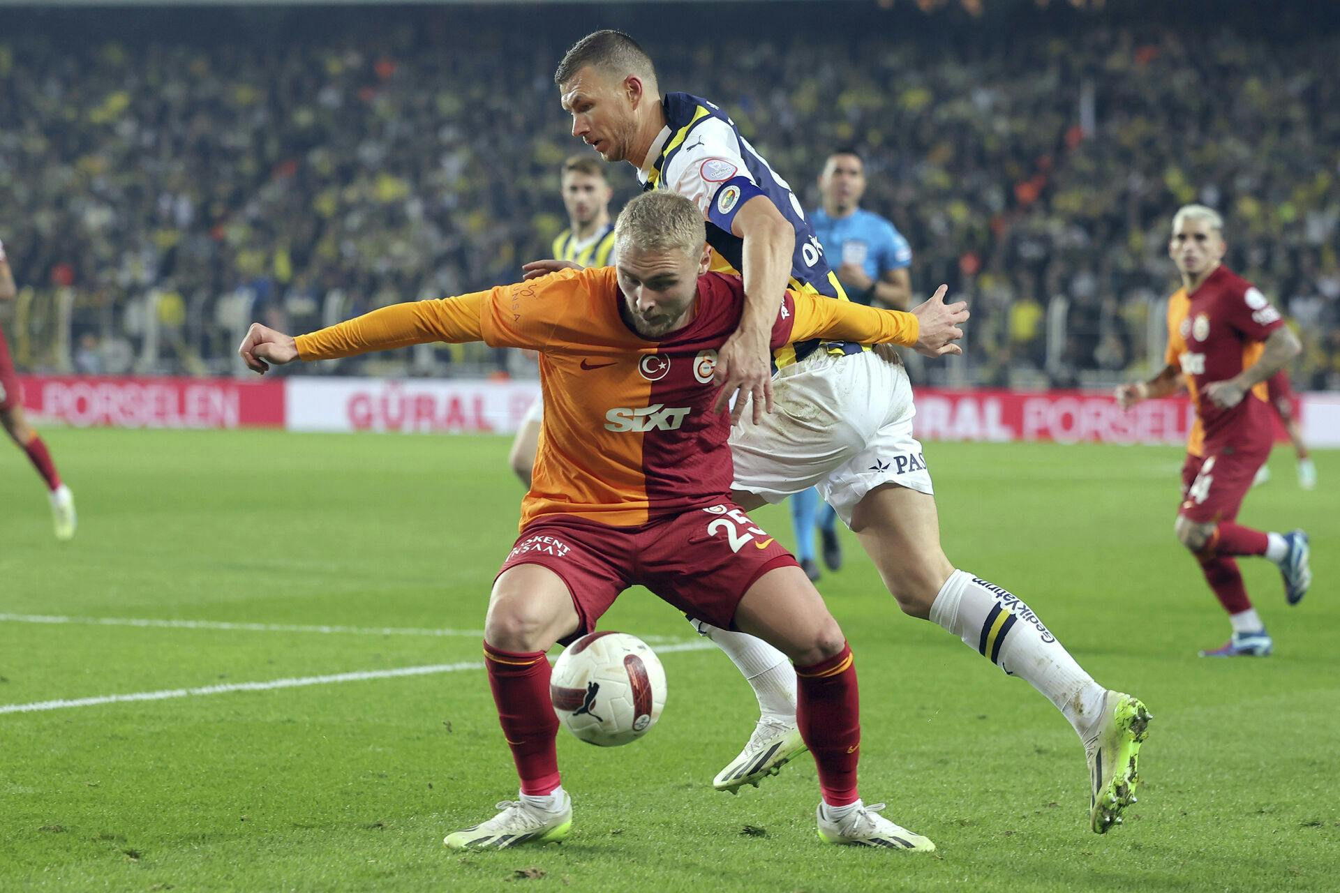 Danske Victor Nelsson spiller i tyrkiske Galatasaray.