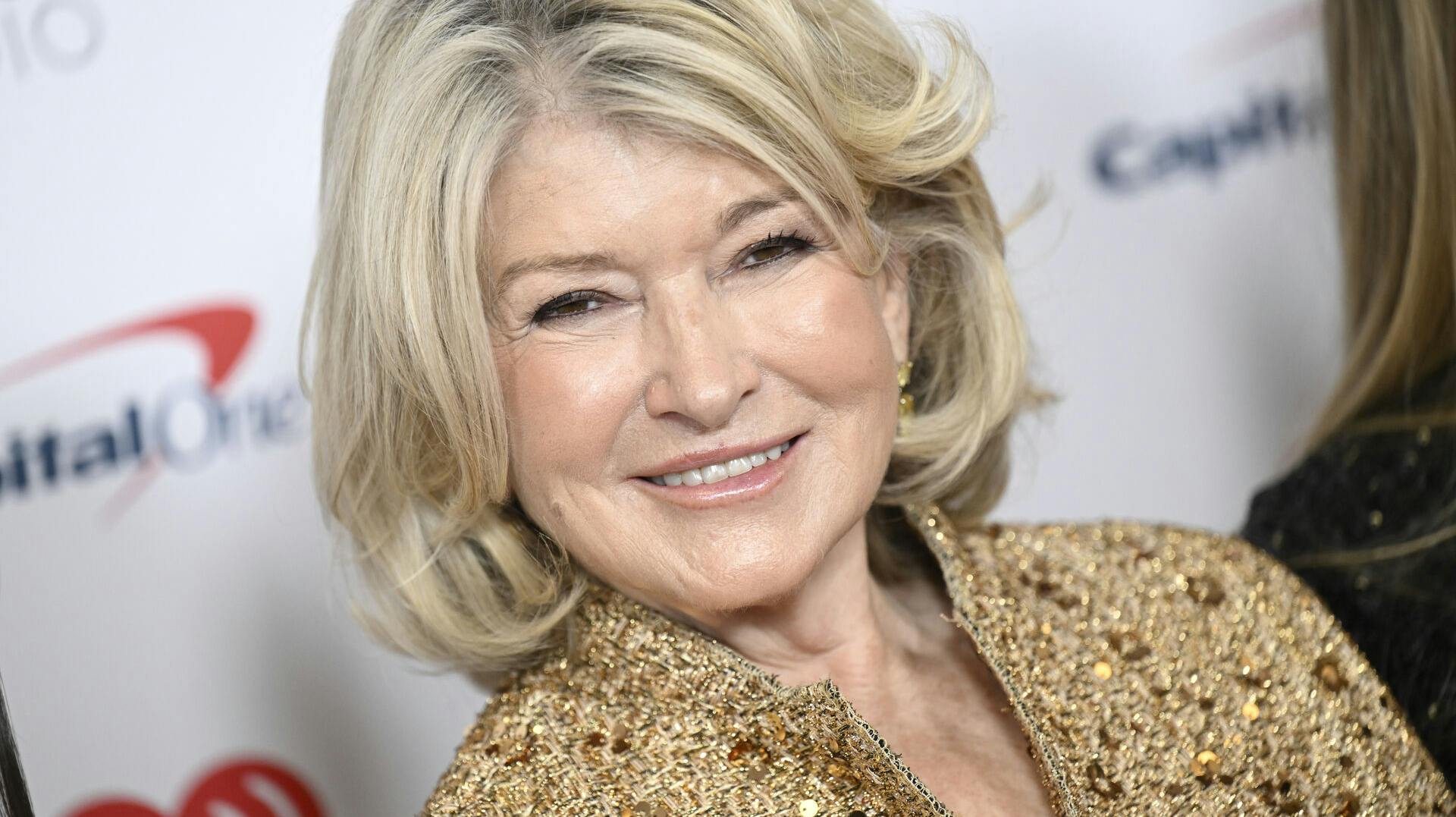 Martha Stewart går det nye år i møde med en lille thirst trap til sine følgere.