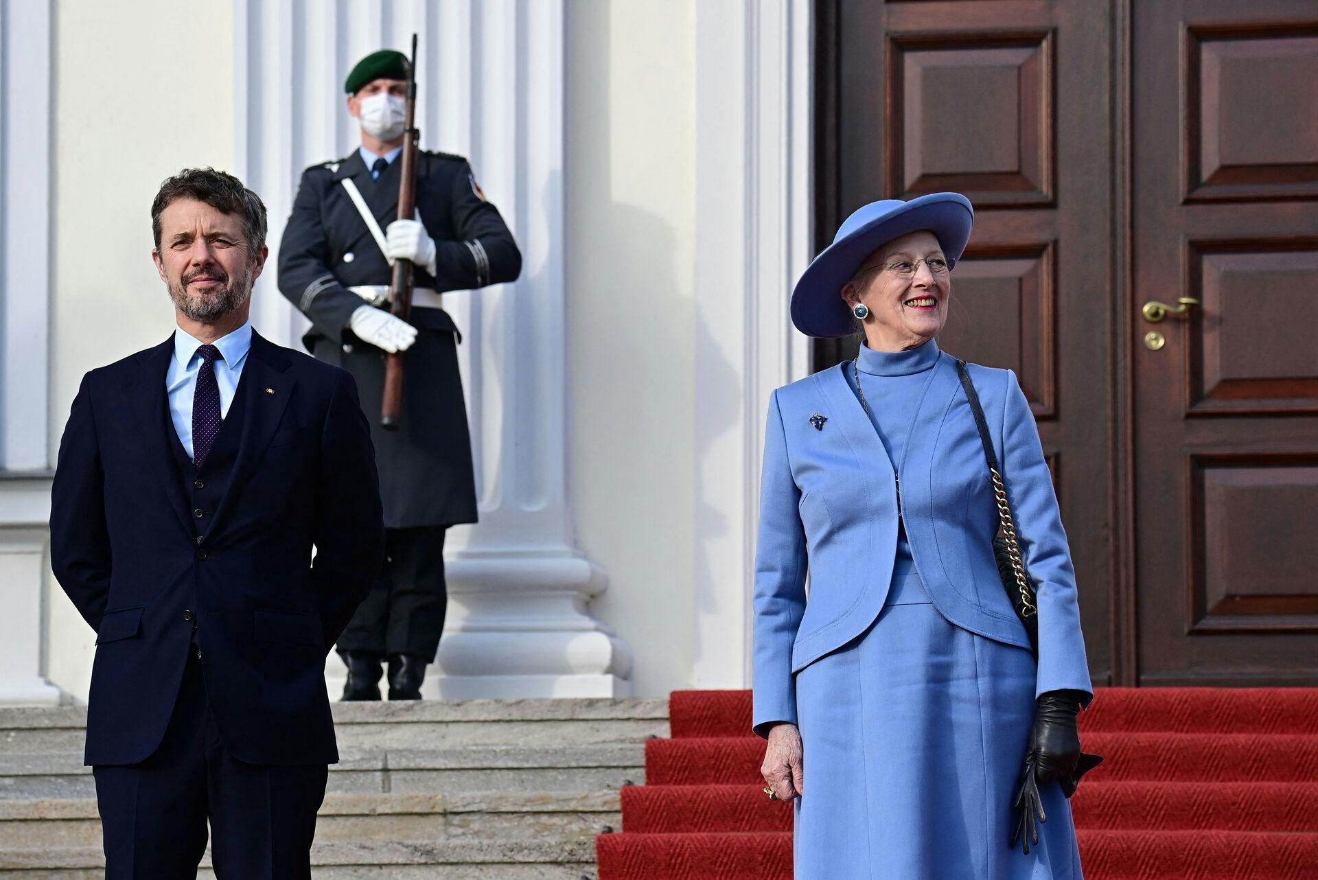 Kronprins Frederik står klar til at overtage tronen fra sin mor, dronning Margrethe II. 