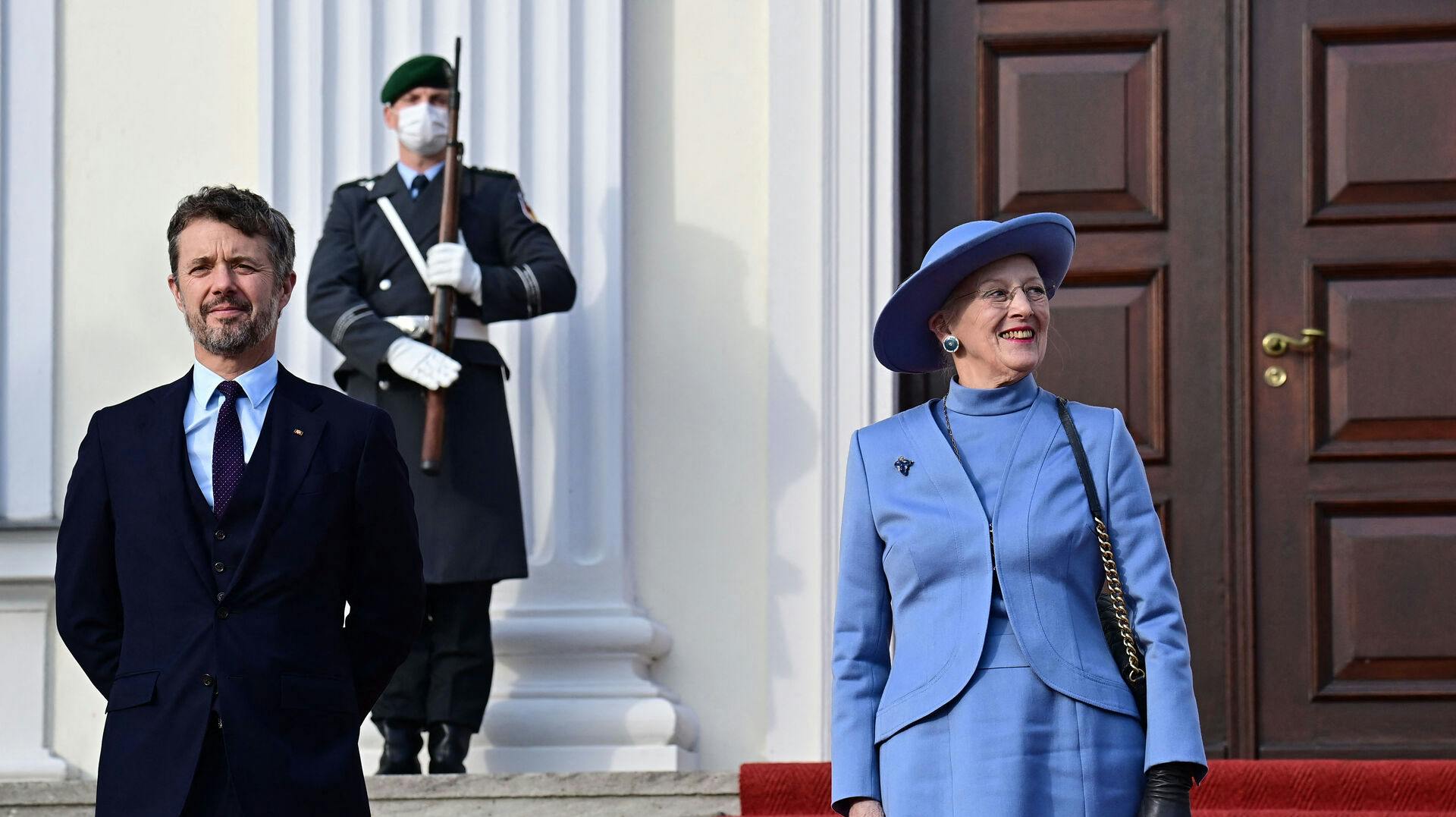Kronprins Frederik står klar til at overtage tronen fra sin mor, dronning Margrethe II.