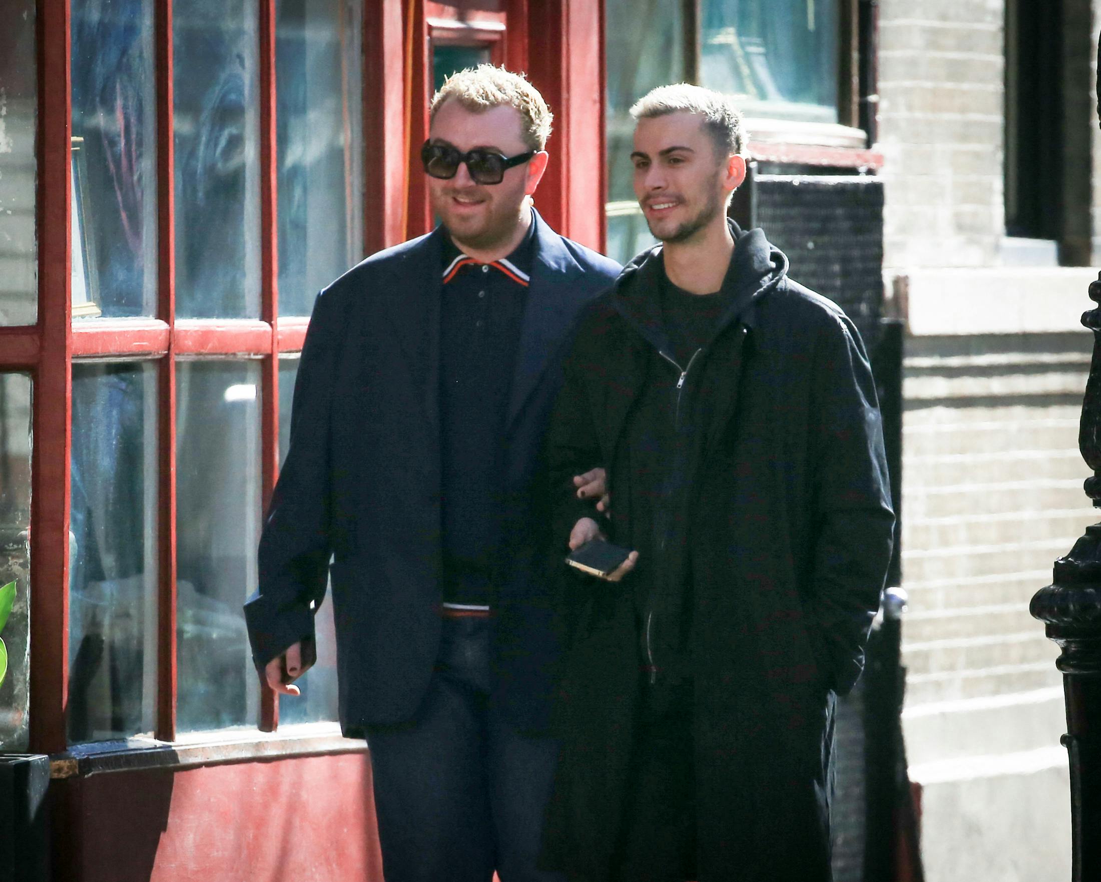 Sam Smith og Christian Cowan mødte hinanden i januar 2023, da tøjdesigneren arbejdede på en musikvideo for musikeren.