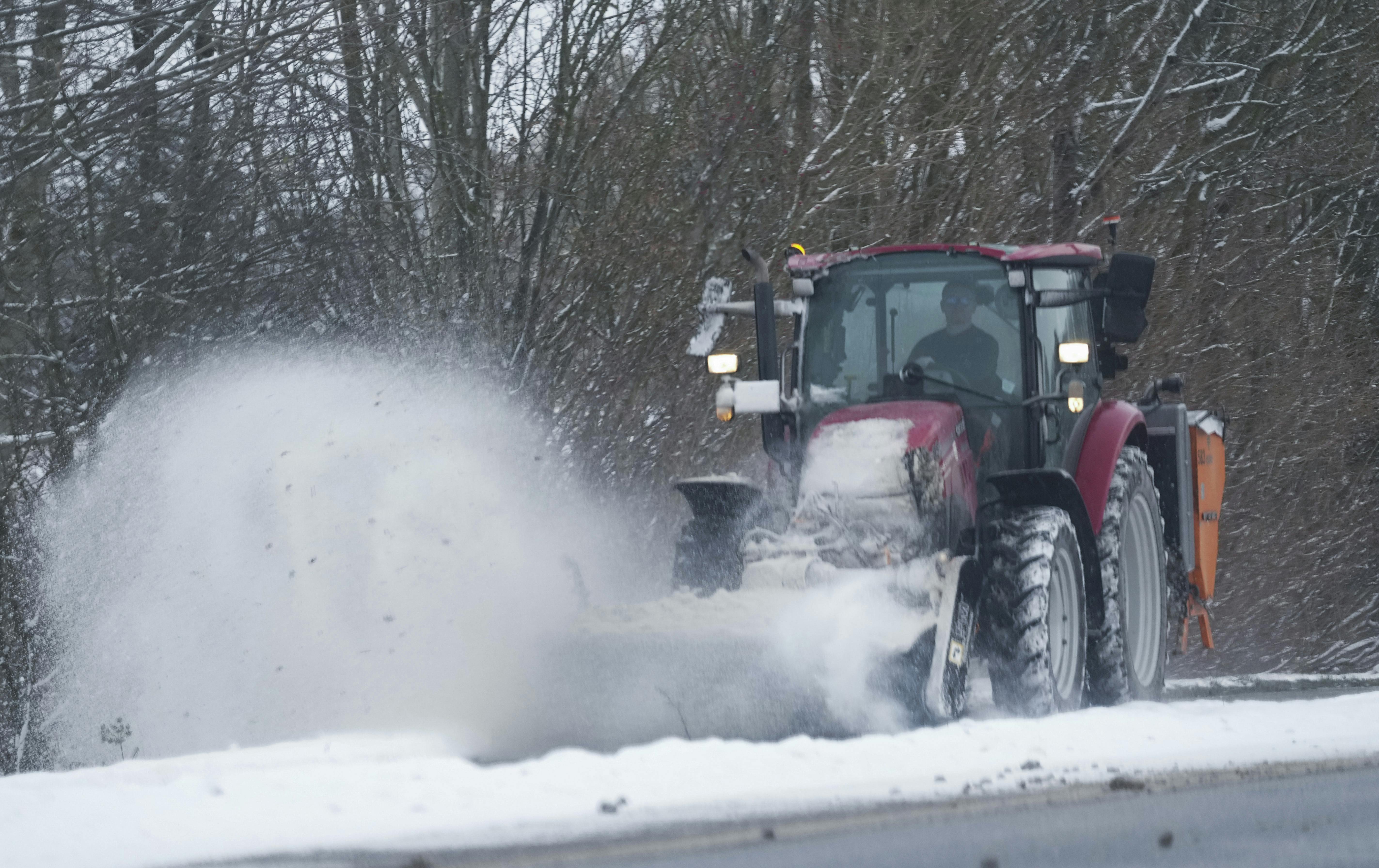 Sneen har skabt trafikalt kaos i dele af Jylland. 