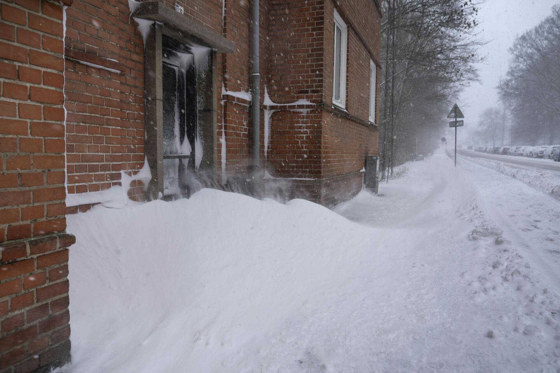 Kraftigt snevejr i Randers onsdag den 3. januar 2024.. (Foto: Bo Amstrup/Ritzau Scanpix)