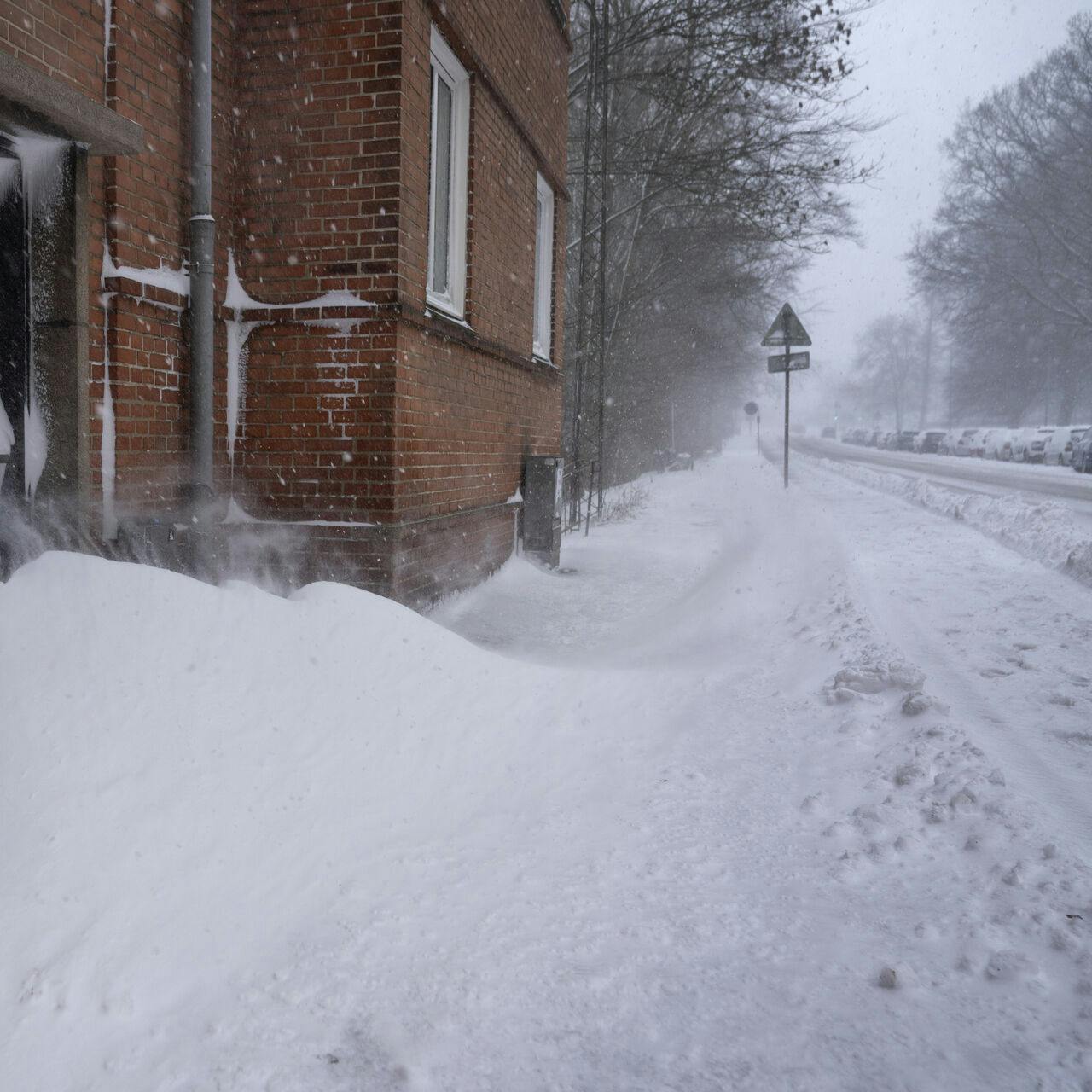 Kraftigt snevejr i Randers onsdag den 3. januar 2024.. (Foto: Bo Amstrup/Ritzau Scanpix)