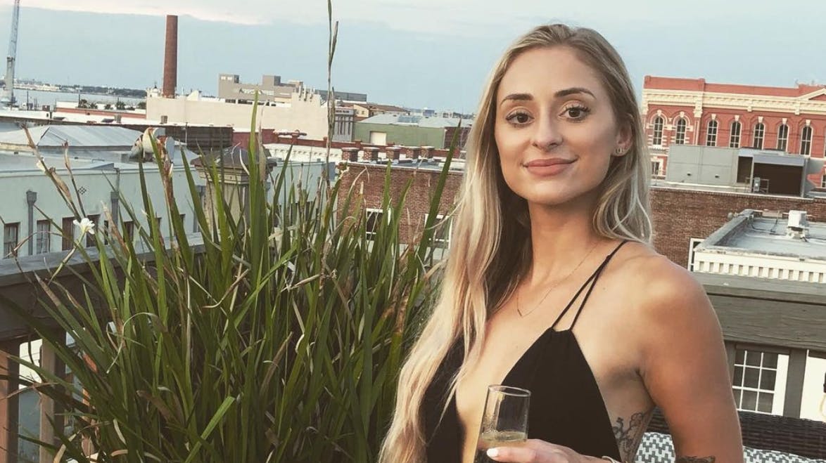 Renee Poche medvirkede i den femte sæson af "Love is blind", men hendes forhold til Carter Wall blev klippet ud af programmet.