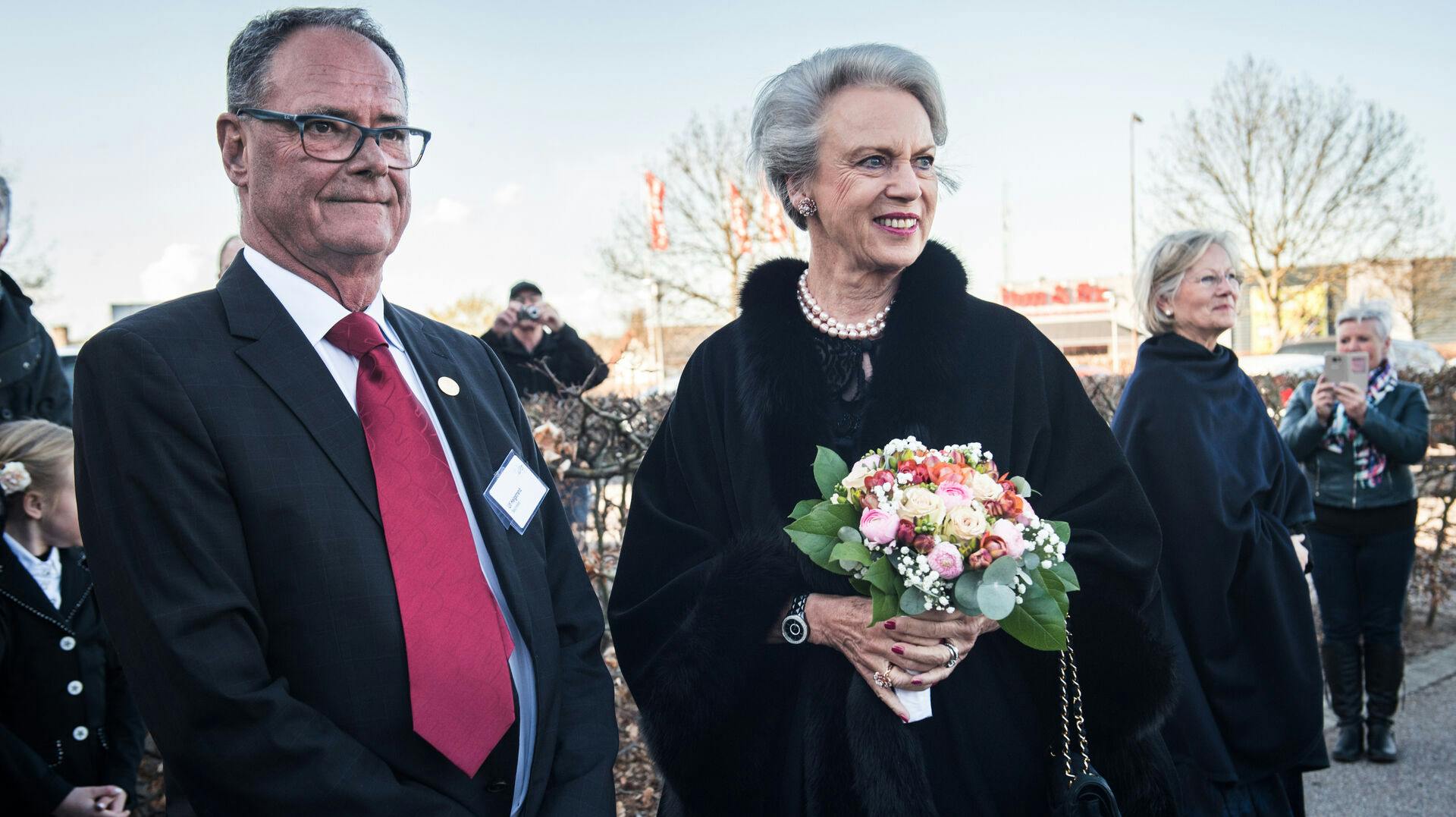 Formand i Dansk Rideforbund, Ulf Helgstrand, med prinsesse Benedikte til Dansk Rideforbunds 100-års jubilæum i 2017.