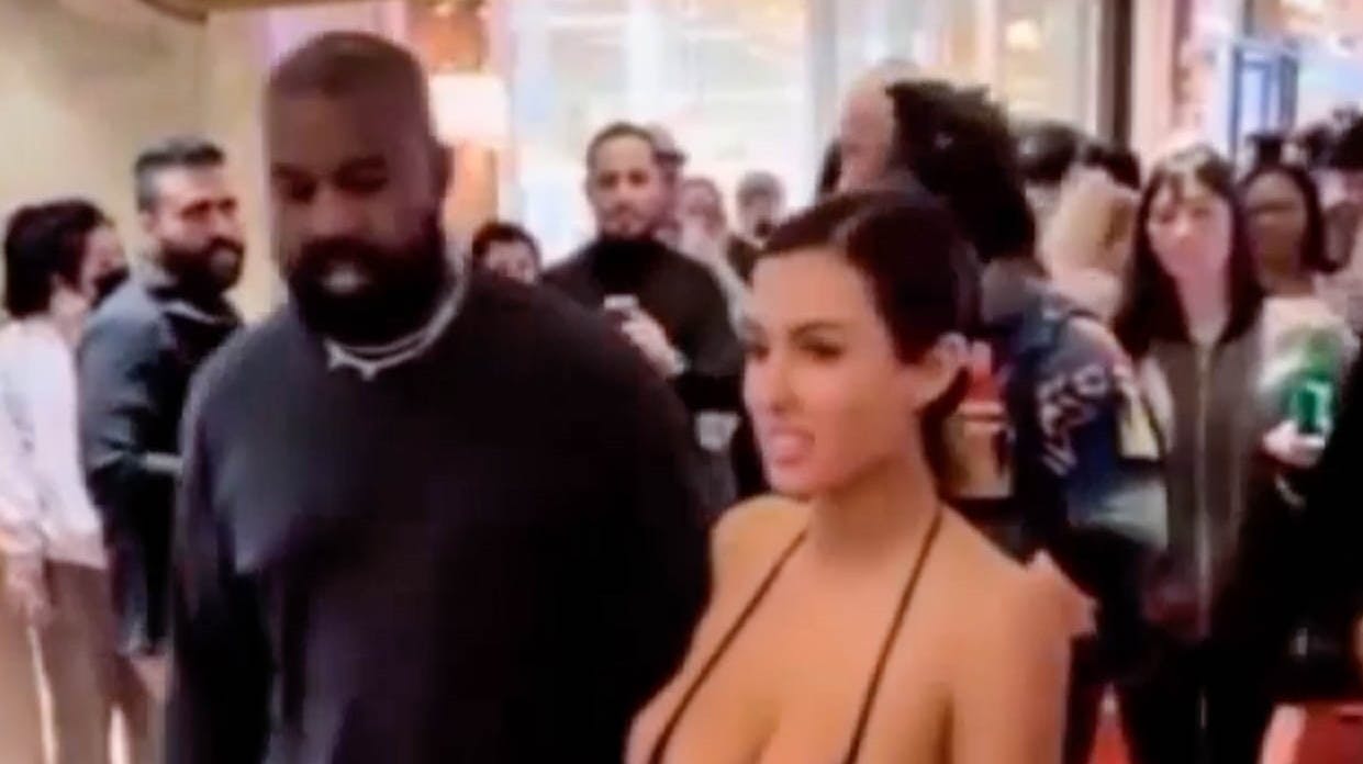 Bianca Censori, der er gift med Kanye West, fejrer sin 29-års fødselsdag med stil.