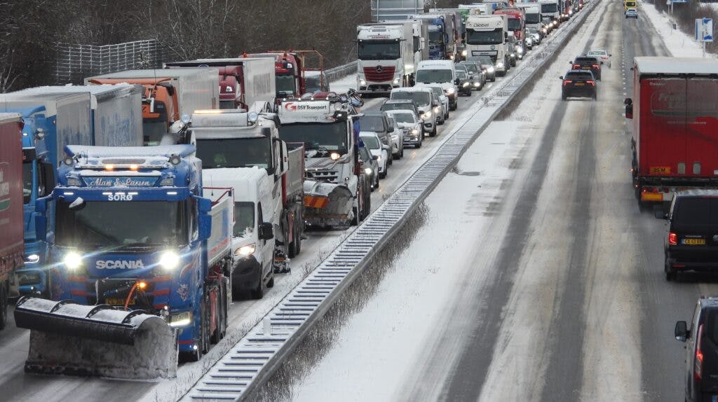 For få dage siden skabte sneen kaos på landets motorveje.