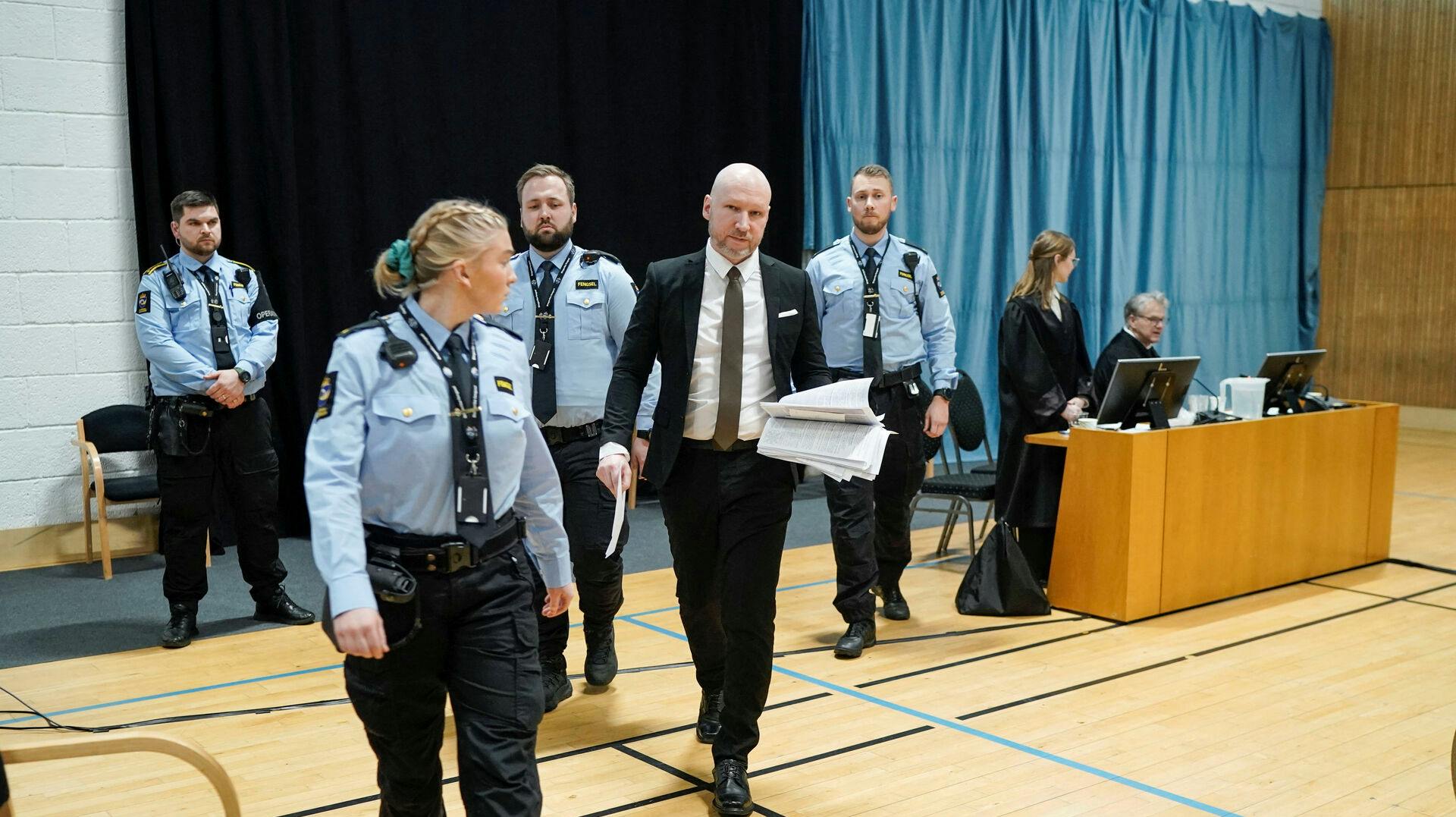 Anders Breivik brød ud i tårer under tirsdagens retssmøde. 