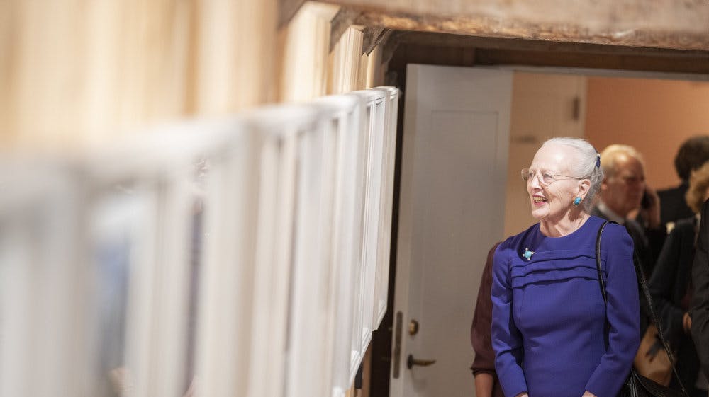 Dronning Margrethe ses her ved åbningen af udstillingen "Forførelsens portræt" på Rungstedlund i oktober 2023.