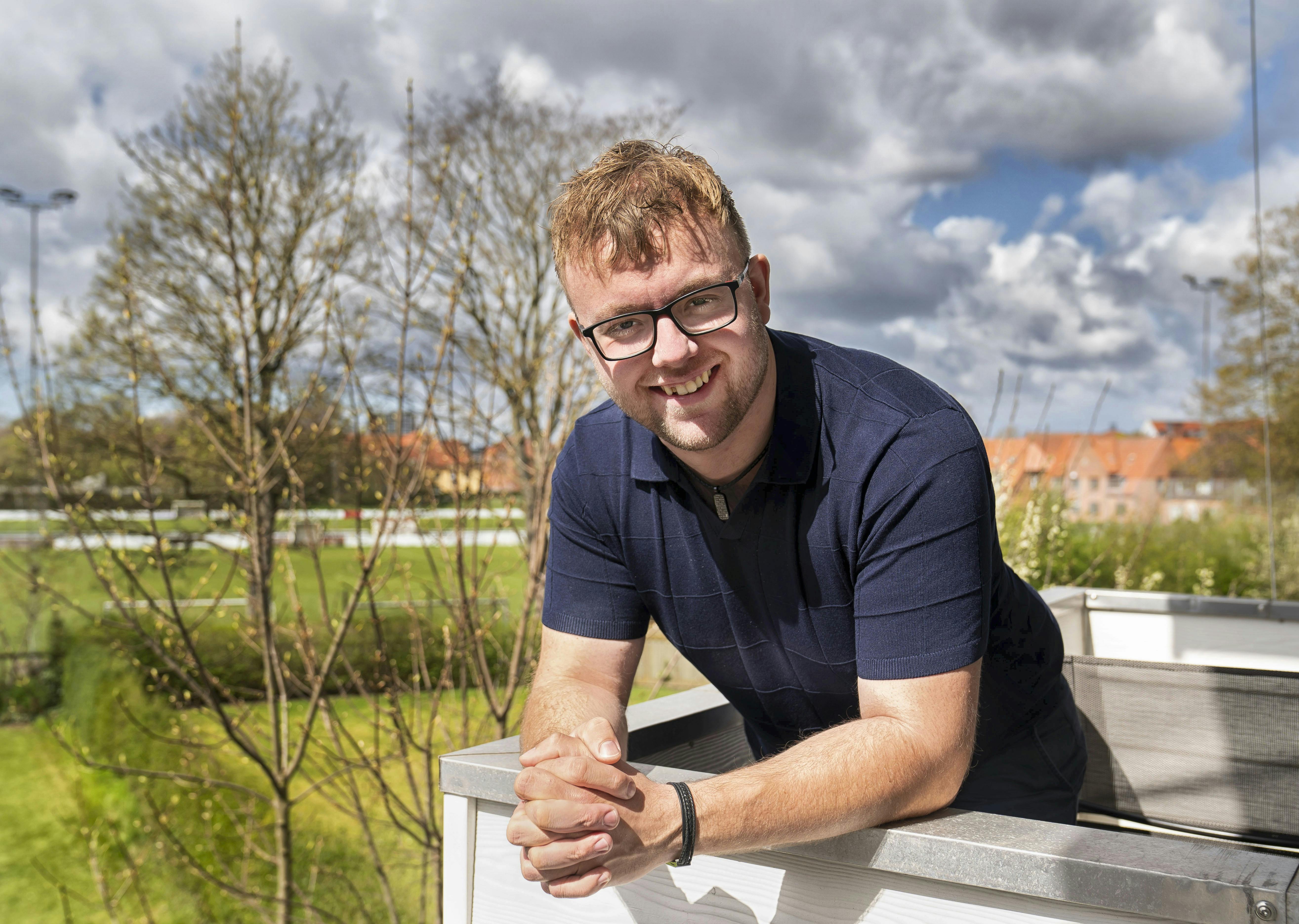 Jannich Damkjær Hansen fandt kærligheden efter "Kærligheden hvor kragerne vender". Nu har han og kæresten Maria fået sig en lille søn.