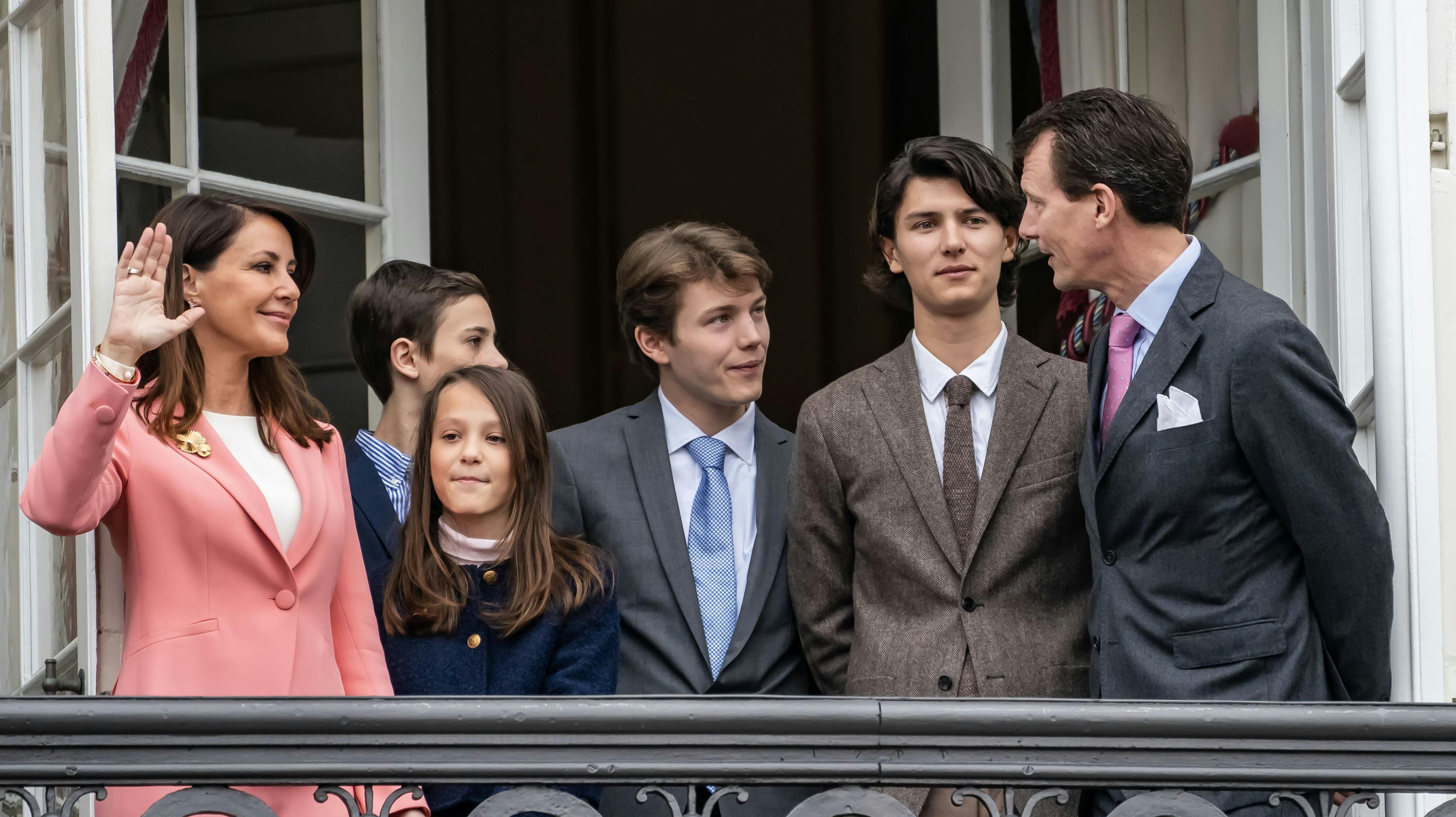 OPGAVE: Dronning Margrethe fejres i anledning af sin 83-års fødselsdag sammen med hele familien.STED: Christian IX's Palæ AmalienborgJOURNALIST: Ulrik Ulriksen og Jan KörnerFOTOGRAF: Hanne JuulDATO: 20230416