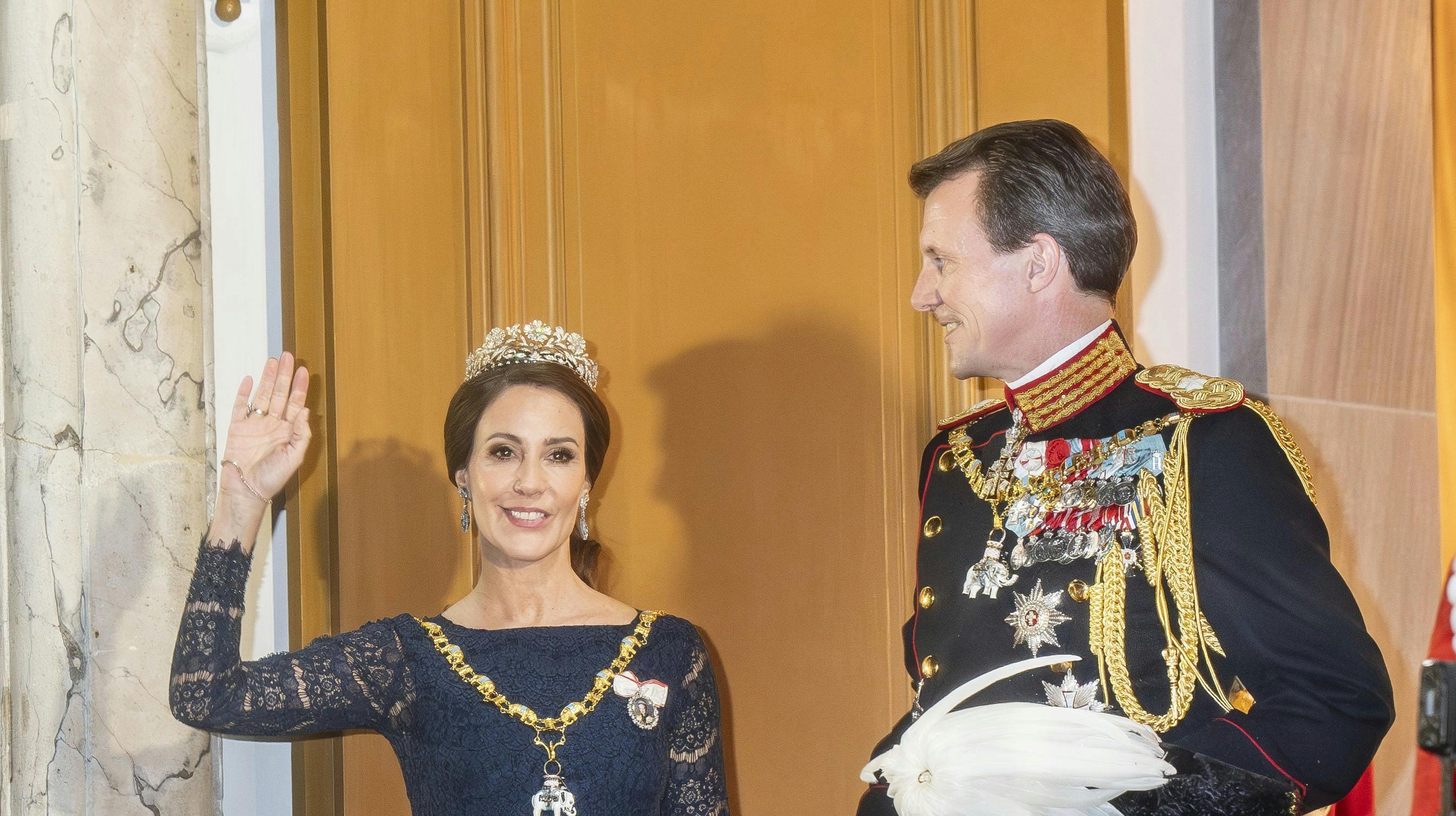 Prinsesse Marie, 47, og prins Joachim, 54, er sendt ud på et sidespor, men de lever stadig livet på første klasse.
