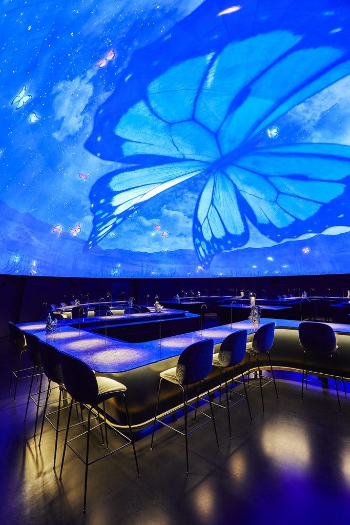 Alchemist er flere gange blevet kåret til Europas bedste restaurant. Siden 2020 har restauranten haft to Michelin-stjerner.&nbsp;